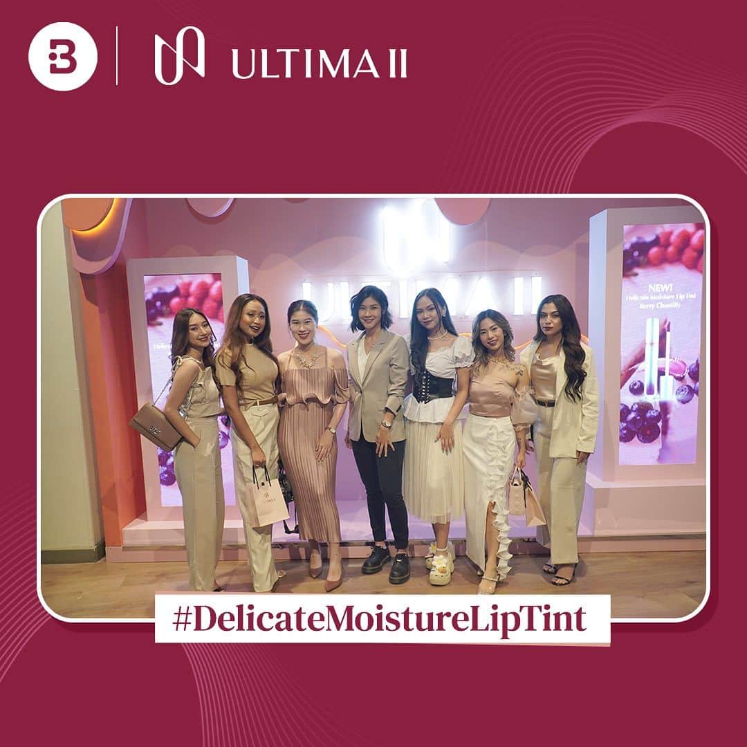 のインスタグラム：「Hi Beauties, tanggal 5 Oktober 2023 kemarin @ultimaii_id baru saja mengadakan Launching New Product mereka yaitu ULTIMA II NEW Delicate Moisture Lip Tint!   Selain launching produk, di sana juga ada activity membuat dessert yang seru berkolaborasi dengan salah satu professional chef & influencer, Olivia Tommy! Kita juga chit-chat bareng dan ada QnA juga.  Yuk cobain sekarang Delicate Moisture Lip Tint dari ULTIMA II!」