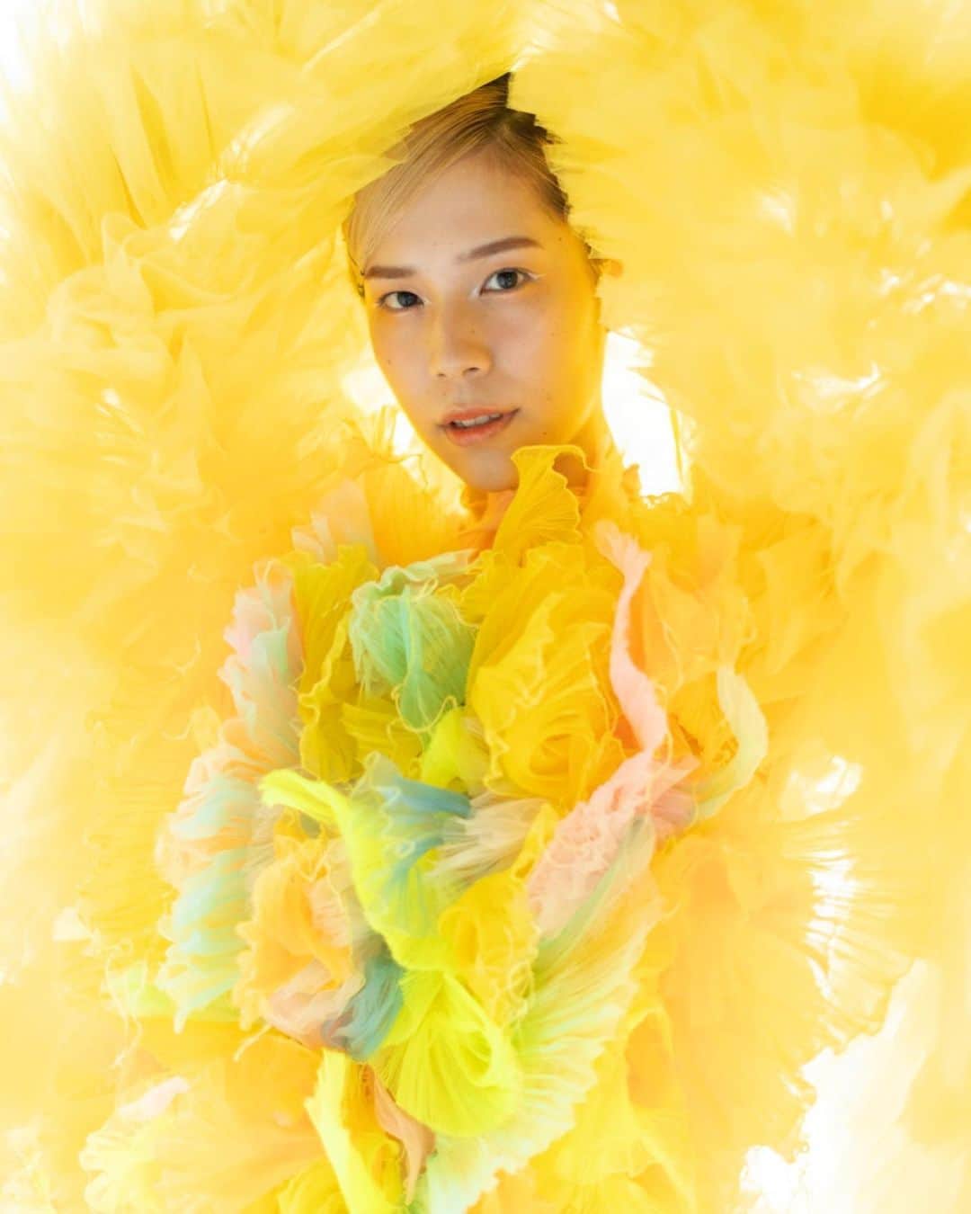 ARAKI SHIROのインスタグラム：「-yellow creature costume for @mayu_no_naka  session with  ph @ume_enity  h&m @kana__k  costume&styled by me  #ARAKISHIRO #upnextdesigner  #emergingdesigner  #1granary  #dazedanddiscoverd #alwaysupportalent  #コスチューム #アラキシロウ」