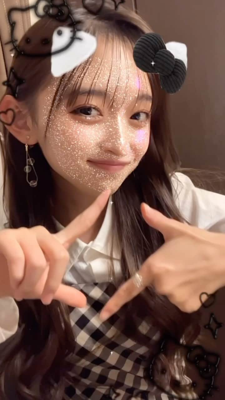 のインスタグラム：「久しぶりのリール‪⸜‪‪☺︎‬⸝‬‪‪ * * * * #リール#リール動画 #tiktok#coordinate#fashion  #longhair#巻き髪#ヘアアレンジ #ヘアピン#cute #kitty  #Instagram#girl#october #八木珠梨#juri#じゅり#07 #jk#fjk#jkブランド  #女子高生#高校生#16歳#学生#♥」