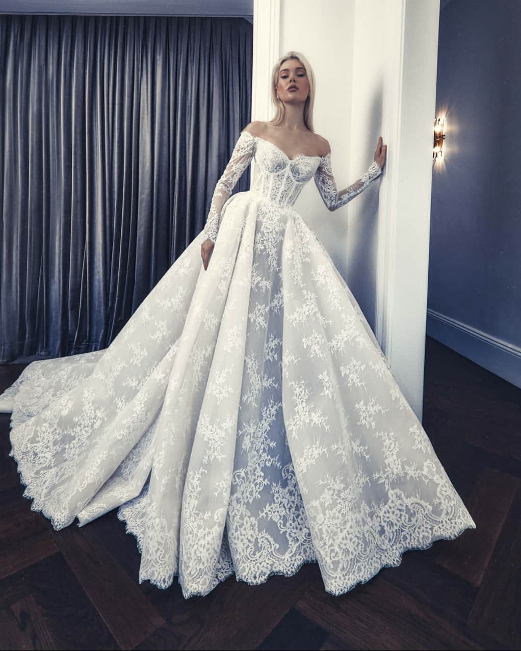 のインスタグラム：「The Mandalay gown—A masterpiece of elegance and sophistication that exudes timeless charm. Crafted on a pale latte base, this gown sets a tone of understated luxury.⁣ #stevenkhalil #stevenkhalilbride #weddinggown #bridal」