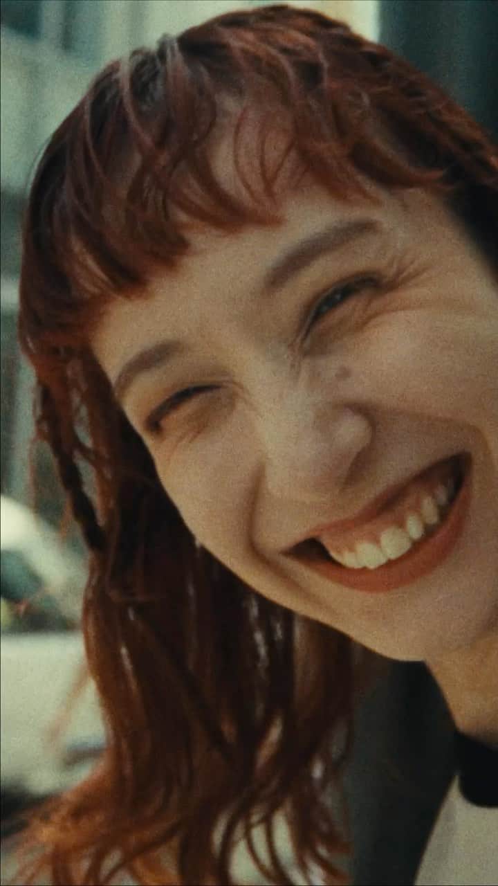 のインスタグラム：「個性。エネルギー。オリジナル。  自分らしさこそが永遠のスタイル。 あなたにとってのオリジナルは？  #adidasOriginals #ひとつのオリジナルそれぞれのスタイル  プロフィール欄のリンクから #1000Originals に参加しよう！」