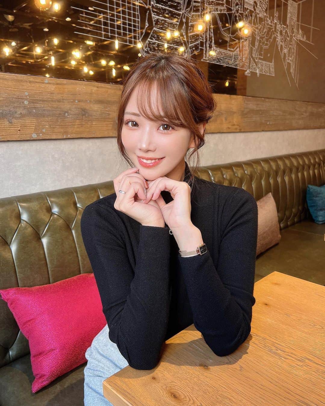 伊藤弥鈴さんのインスタグラム写真 - (伊藤弥鈴Instagram)「♥  @danielwellington  コーデやシーンを選ばず身につけられるダニエルウェリントンの腕時計とリング💍⌚️  ブラックコーデにもホワイトコーデにもぴったりハマる♥  15%OFFクーポンコード「misuzu2309」 公式ウェブサイトまたは直営店舗で購入すると、 15％オフになります✨ 使用期限：2023年12月31日まで  #PR#ダニエルウェリントン #DW12周年 #dwturns12 #FW2023 #YESDW #コーデ紹介」10月12日 18時07分 - itomisuzu_