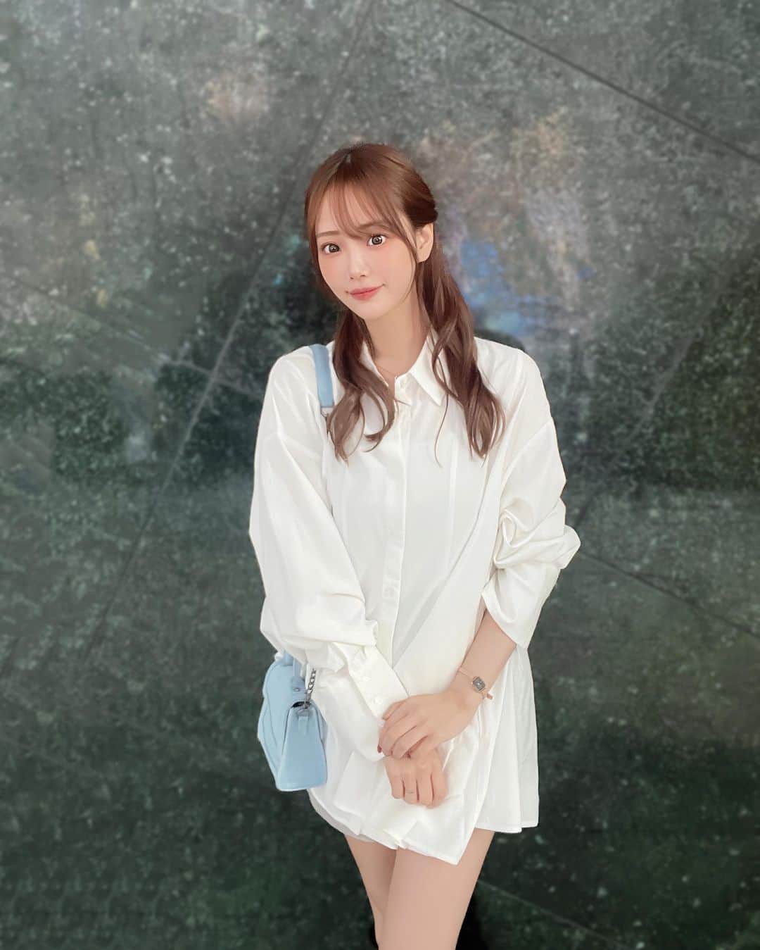 伊藤弥鈴さんのインスタグラム写真 - (伊藤弥鈴Instagram)「♥  @danielwellington  コーデやシーンを選ばず身につけられるダニエルウェリントンの腕時計とリング💍⌚️  ブラックコーデにもホワイトコーデにもぴったりハマる♥  15%OFFクーポンコード「misuzu2309」 公式ウェブサイトまたは直営店舗で購入すると、 15％オフになります✨ 使用期限：2023年12月31日まで  #PR#ダニエルウェリントン #DW12周年 #dwturns12 #FW2023 #YESDW #コーデ紹介」10月12日 18時07分 - itomisuzu_