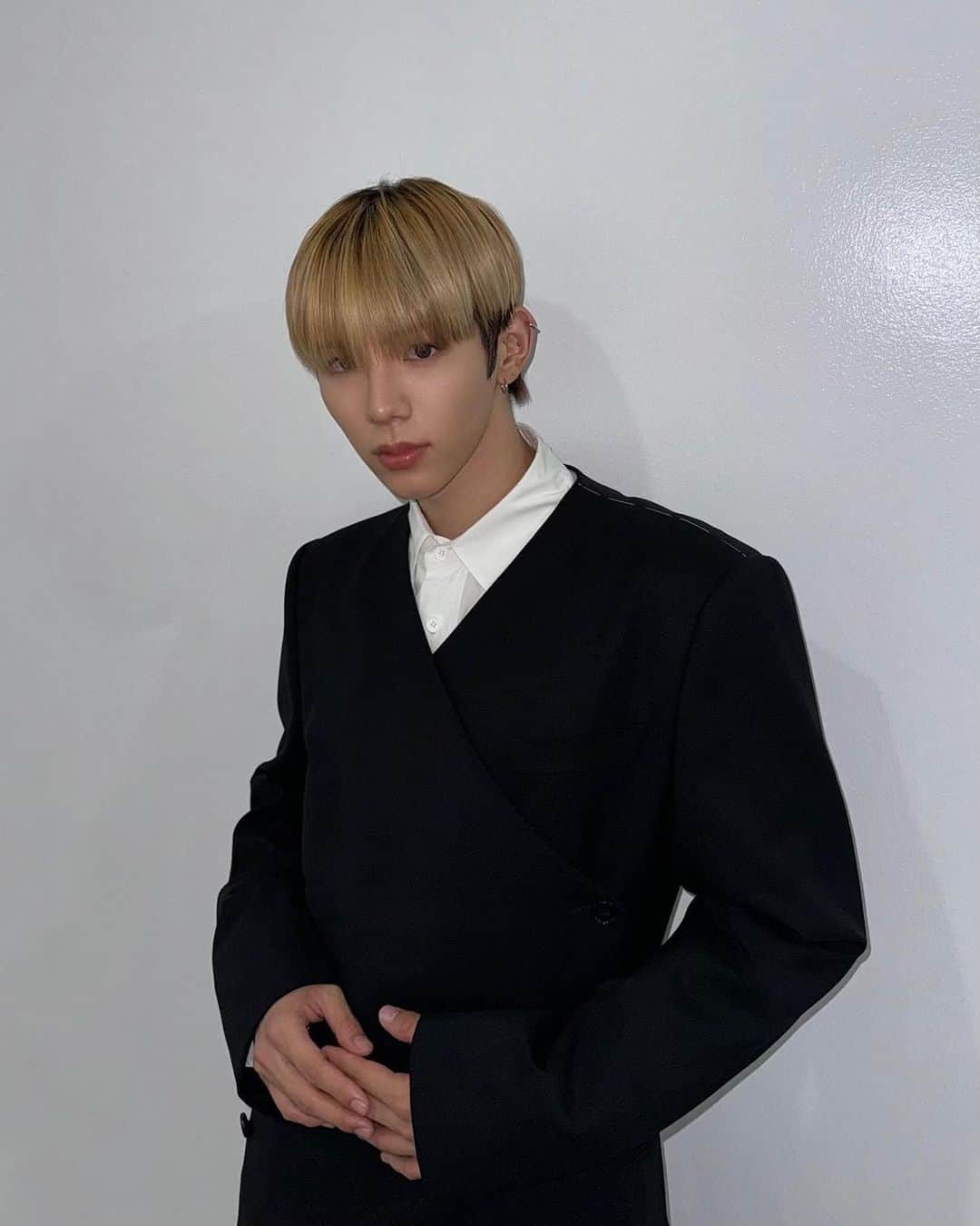 RIIZEさんのインスタグラム写真 - (RIIZEInstagram)「black suits for #2023TMA   #RIIZE #라이즈 #RISEandREALIZE #TMA #더팩트뮤직어워즈」10月12日 18時07分 - riize_official