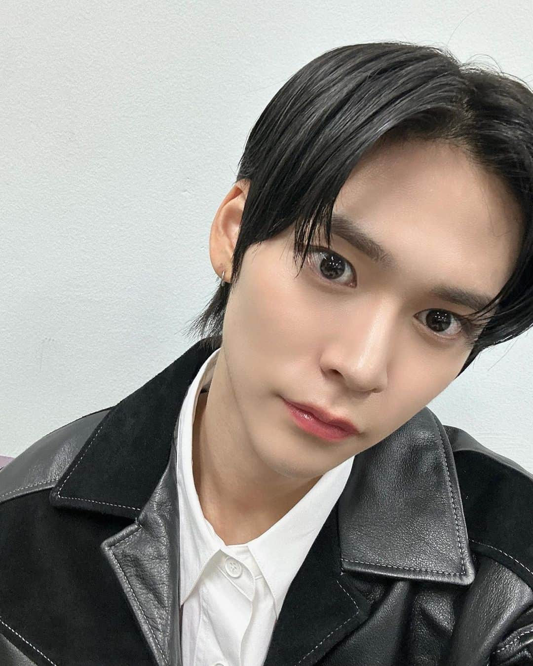 RIIZEさんのインスタグラム写真 - (RIIZEInstagram)「black suits for #2023TMA   #RIIZE #라이즈 #RISEandREALIZE #TMA #더팩트뮤직어워즈」10月12日 18時07分 - riize_official
