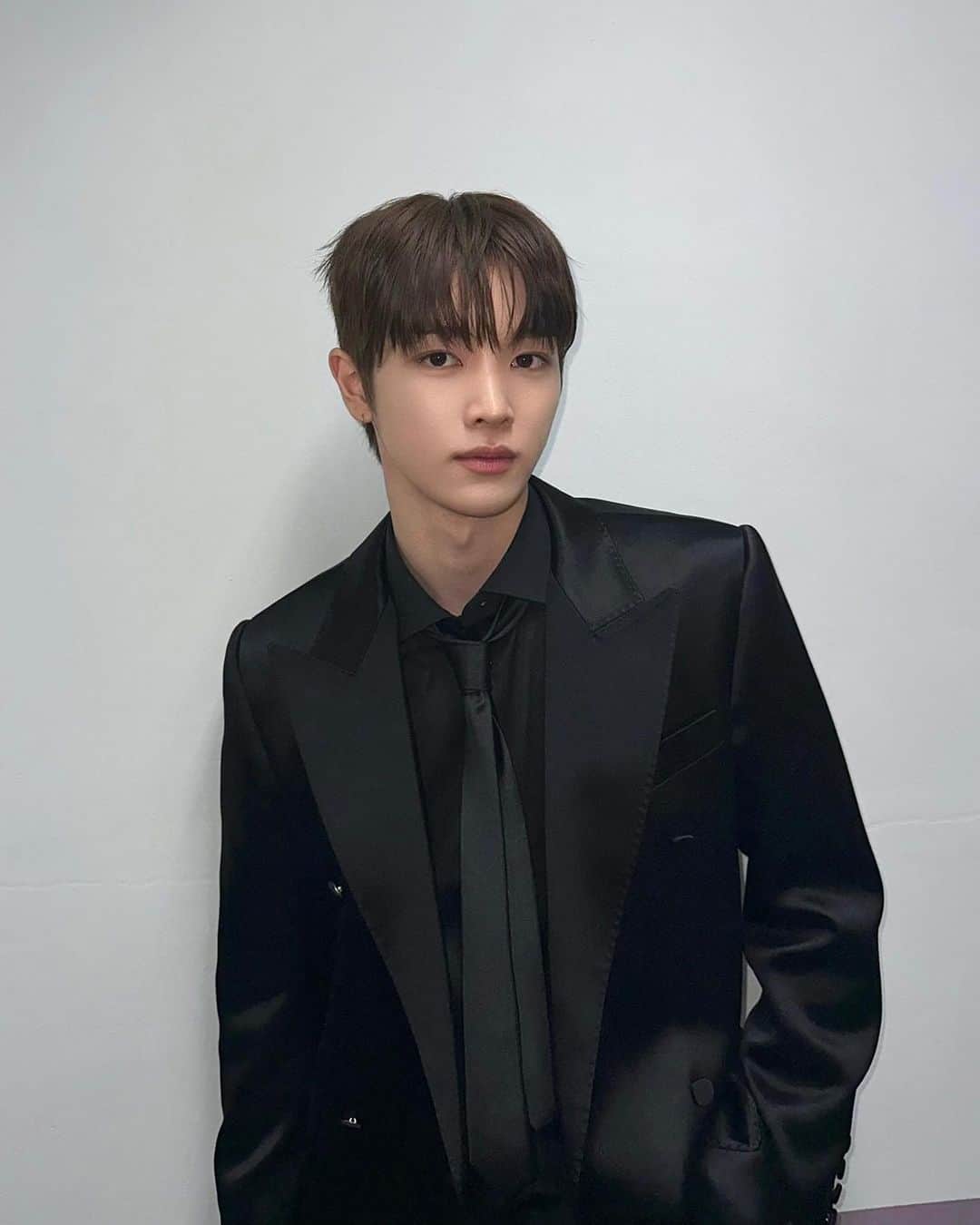 RIIZEさんのインスタグラム写真 - (RIIZEInstagram)「black suits for #2023TMA   #RIIZE #라이즈 #RISEandREALIZE #TMA #더팩트뮤직어워즈」10月12日 18時07分 - riize_official