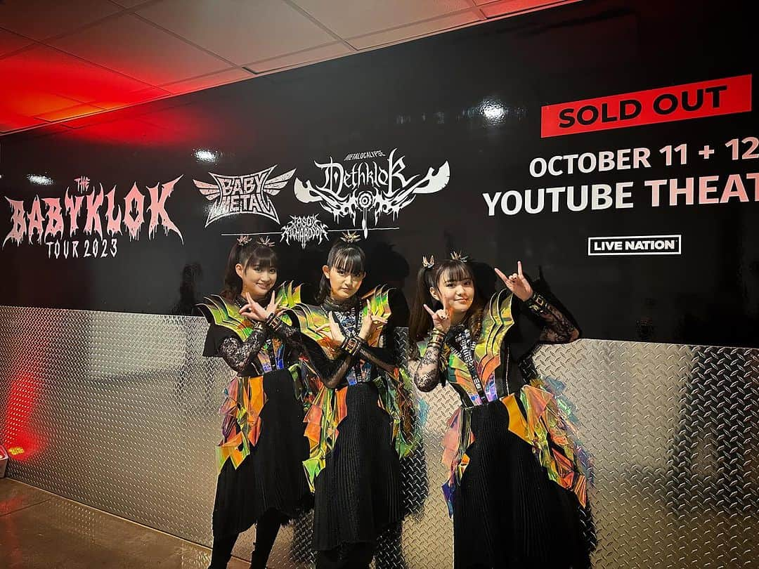 BABYMETALさんのインスタグラム写真 - (BABYMETALInstagram)「Thank you for coming to THE BABYKLOK TOUR 2023 in Los Angeles🏝   #BABYMETAL #BABYMETALWORLDTOUR2023 #THEBABYKLOKTOUR #LOSANGELES」10月12日 18時16分 - babymetal_official