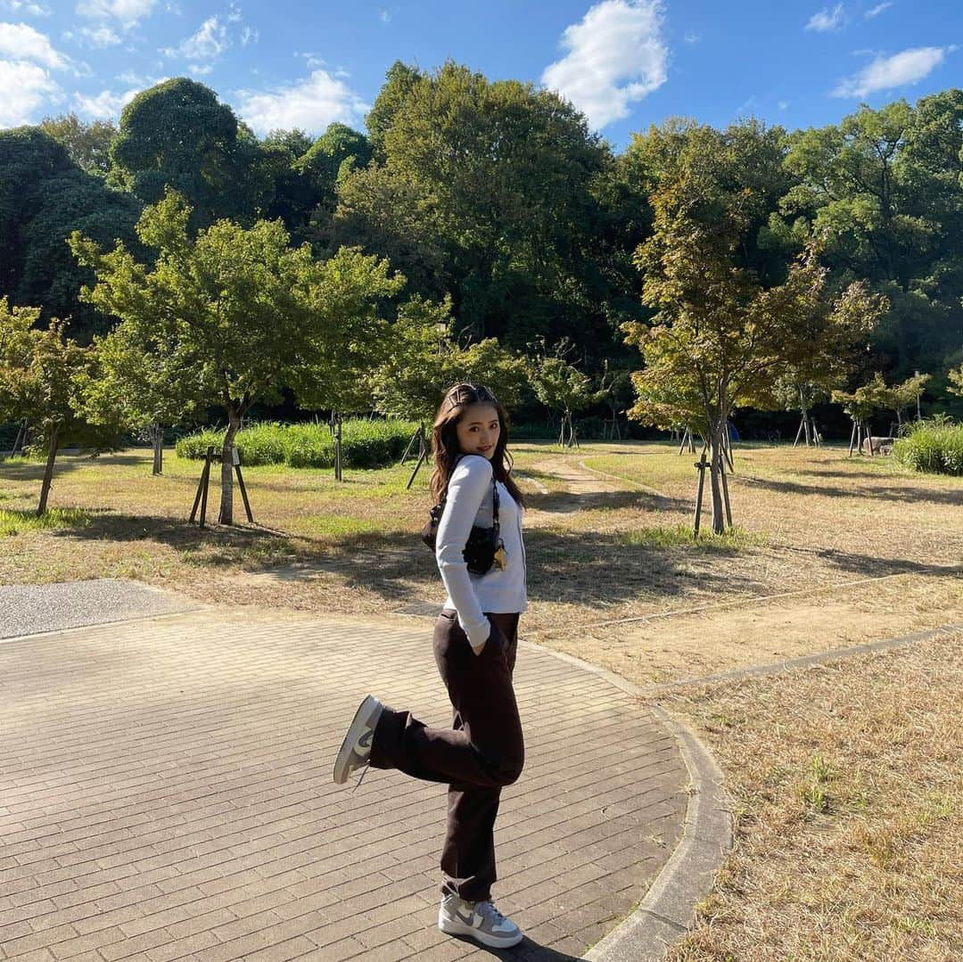 RUNA（竹田瑠奈）さんのインスタグラム写真 - (RUNA（竹田瑠奈）Instagram)「U・x・U🐩 公園でおにぎり食べた日🍙  (最後の動画)写真撮った後の切り替えやばすぎwwwみんなこんなんやんな♡笑」10月12日 18時14分 - runacccc