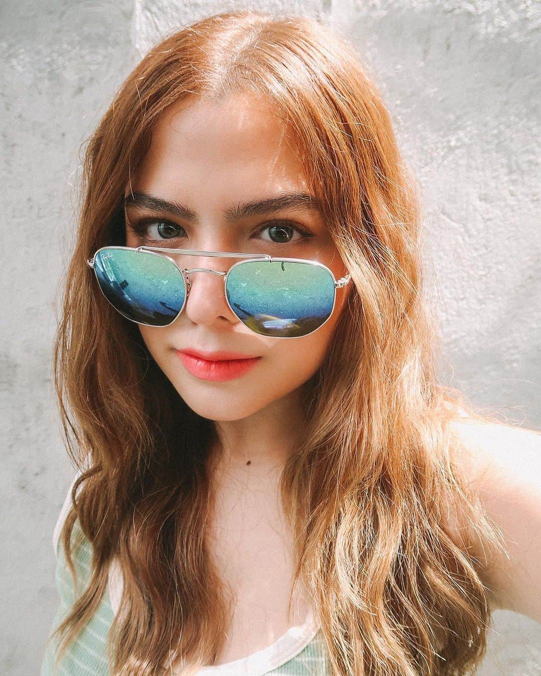 Alexa Ilacadのインスタグラム：「Eyes here!! 👀 😎  Get 20% off in all Ray-Ban eyewear from October - 15, 2023! Available at all @visionexpressph stores nationwide. #IconicRayBanSale #VisionExpress 🕶️」