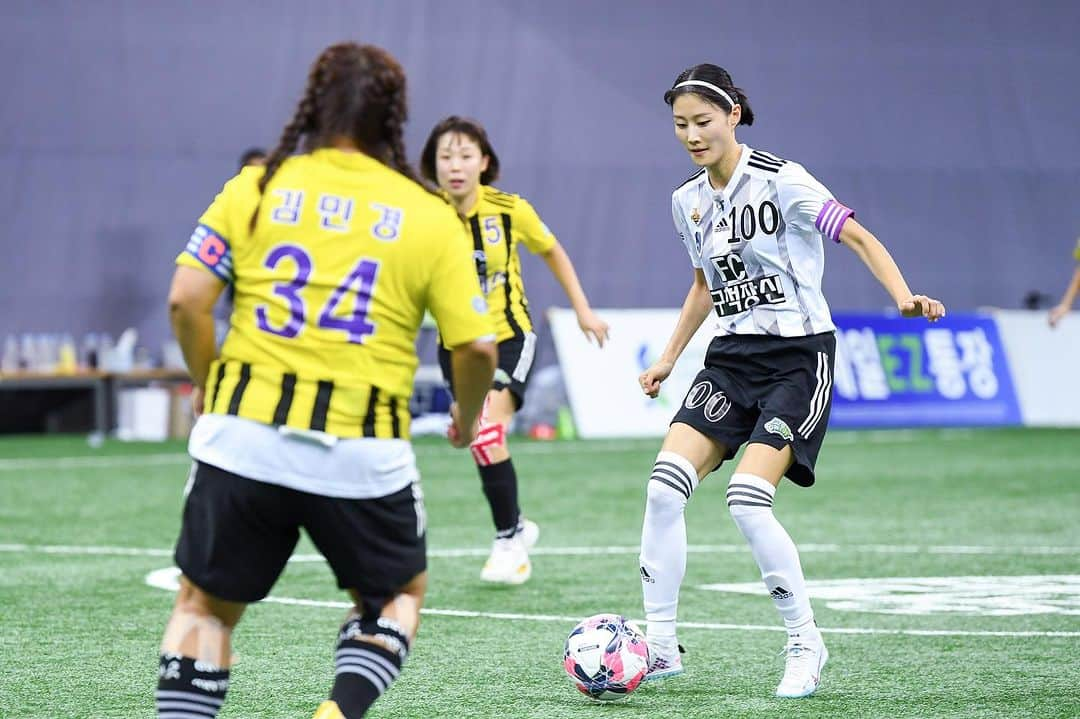 イ・ヒョニさんのインスタグラム写真 - (イ・ヒョニInstagram)「축구를 하다보면 이런날도 저런날도⚽️ 우리 인생처럼 #골때리는그녀들  #구척장신」10月12日 18時16分 - lee.hyunyi