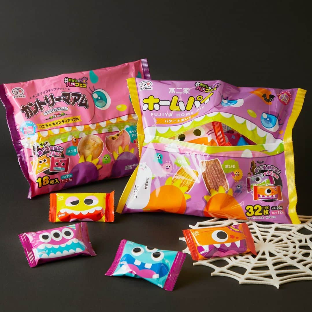 PARCO_ya上野のインスタグラム：「Trick or Treat♪ パープルやブラックカラー、パンプキンやコウモリのモチーフなど… 見るだけでワクワクと心くすぐられる、パーティー気分を盛り上げるユニークな商品など、おすすめの料理やお菓子を集めました。 おうちで楽しむハロウィンにいかがですか🎃  【B1 おかしのまちおか】@okashinomachioka.official  個包装がとってもかわいいハロウィン限定商品です👻🍭  ・ハロウィンホームパイ　バター＆焼きいも　¥355  ・ハロウィンカントリーマアム　バニラ＆キャンディーアップル　￥355  #パルコヤ上野 #パルコヤ #おかしのまちおか #ホームパイ #カントリーマアム #ハロウィンパーティー #ハロウィン #Halloween #halloweenparty」