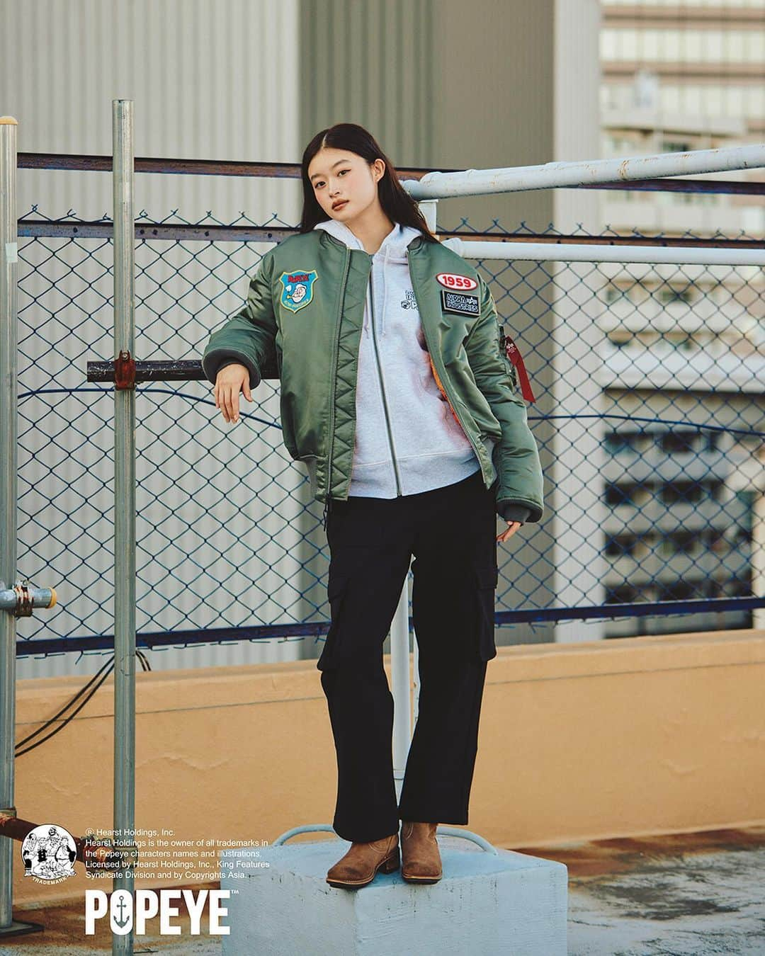 ALPHA INDUSTRIES JAPANさんのインスタグラム写真 - (ALPHA INDUSTRIES JAPANInstagram)「遊び心あるMA-1は、テロっとしたカジュアルすぎない光沢のあるカーゴパンツでボーイズライクなスタイリングに。アウターはあえて大きめサイズを選んで、ボトムをタイトなスカートにしても◎  #alpha_industries_japan  #alpha_industries  #ALPHAINDUSTRIES #ALPHA #ALPHASHOP #MA1   #streetsnap #ファッションスナップ #military #fashion #outfitpost #ALPHA渋谷店 #アルファインダストリーズ #ミリタリー  #ミリタリーコーデ #ストリートファッション  #アメカジ  #アメコミ #ポパイ #POPEYE #パーカー #カーゴパンツ #カーゴパンツコーデ #秋コーデ #カジュアルファッション」10月12日 18時25分 - alpha_industries_japan