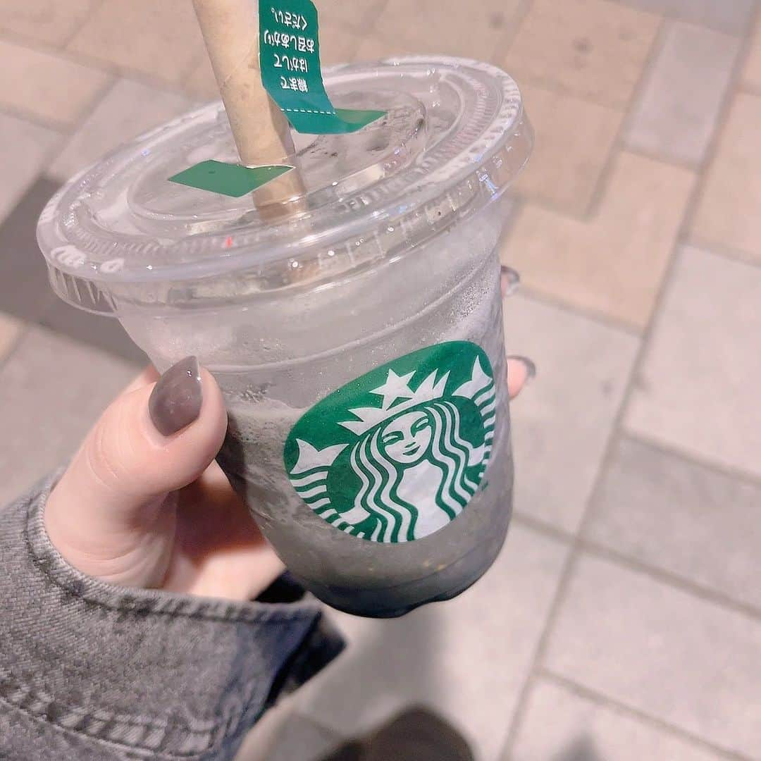 ねぎまのインスタグラム：「. . 味は戦闘力高めのバッチバチの甘さでした🎃🍮 . . #starbucks #スターバックス #スタバ新作」