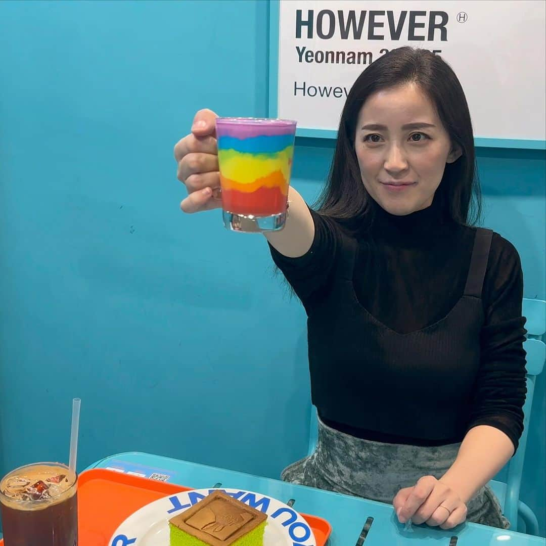 来栖あつこさんのインスタグラム写真 - (来栖あつこInstagram)「🍰🍰🍰  韓国旅は、カフェ活が忙しい✨ YouTube、そのうちUPするから 少々お待ちを！  マリナ氏から聞いたリアルな情報 によると、今は、聖水でも狎鴎亭 でもなく、ヨンナムがホットスポット らしいぞ！  #韓国　#Seoul #韓国旅行　 #推し活の旅 #カフェ活　 #ヨンナム　#パンケーキ　 #カステラ　 #atsukokurusu #来栖あつこ #アヒル口」10月12日 18時31分 - atsukokurusu