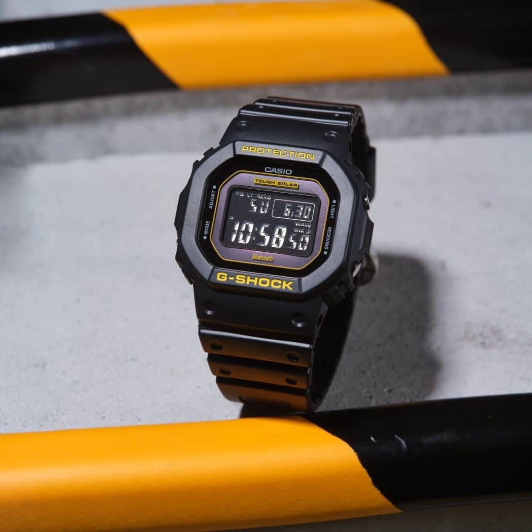 TiCTACのインスタグラム：「“警戒色”のG-SHOCK🚧Caution Yellow 10/13(金)発売！力強いタフなブラックに、パワフルなビタミンイエローでなんだか元気がもらえそうなコンビネーション⚡いつものコーディネートのアクセントに⚠️ 10/20(金)～チックタック系列店で店頭フェアも開催します。  🟡G-SHOCK フェア 10/20(金)〜11/2(木) ノベルティプレゼントキャンペーン 期間中、G~SHOCK Caution Yellow モデルをご購入頂いた方に先着でオリジナル缶バッジをプレゼント！ ※無くなり次第終了  #手元コーデ #watchcollector #腕時計好きと繋がりたい #腕時計好き #手元くら部 #腕時計 #時計 #watch #watchlover #watches #カシオ #casio #casiovintage #古着 #vintage #vintageshop #casiowatch #casiooriginal #yellow #gshock #gshockwatch #gshocklover #gshockjapan #gshockcollector #Gショック」