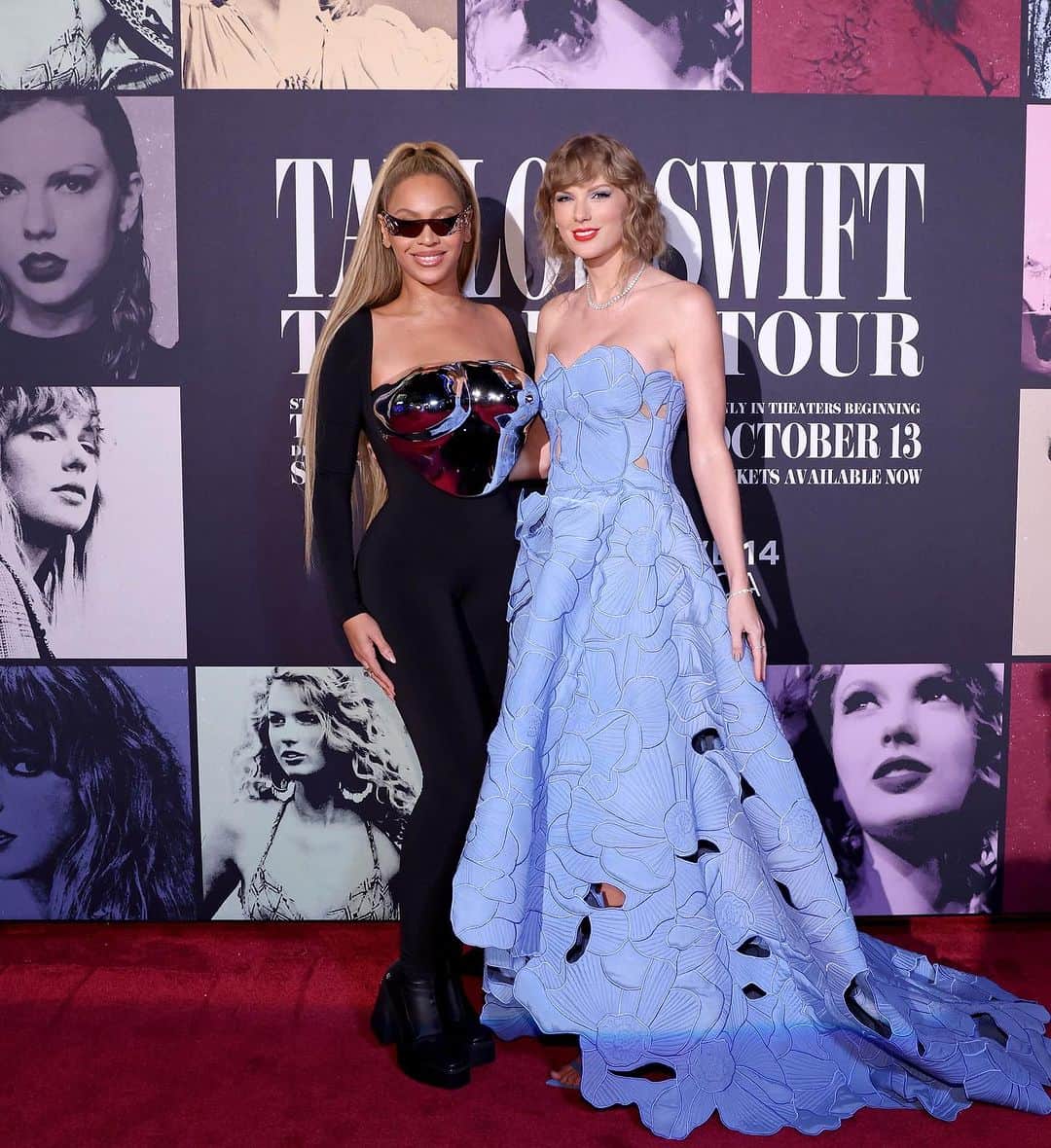 ELLE UKさんのインスタグラム写真 - (ELLE UKInstagram)「Icons only ✨   Last night #Beyoncé made a cameo at #TaylorSwift's 'Eras' film premiere alongside over 2,000 of Swift's biggest fans. Swift wore a blue @oscardelarenta gown for the ocassion, while Beyoncé chose a @laquan_smith look.   Read more at the link in our bio.」10月12日 18時32分 - elleuk
