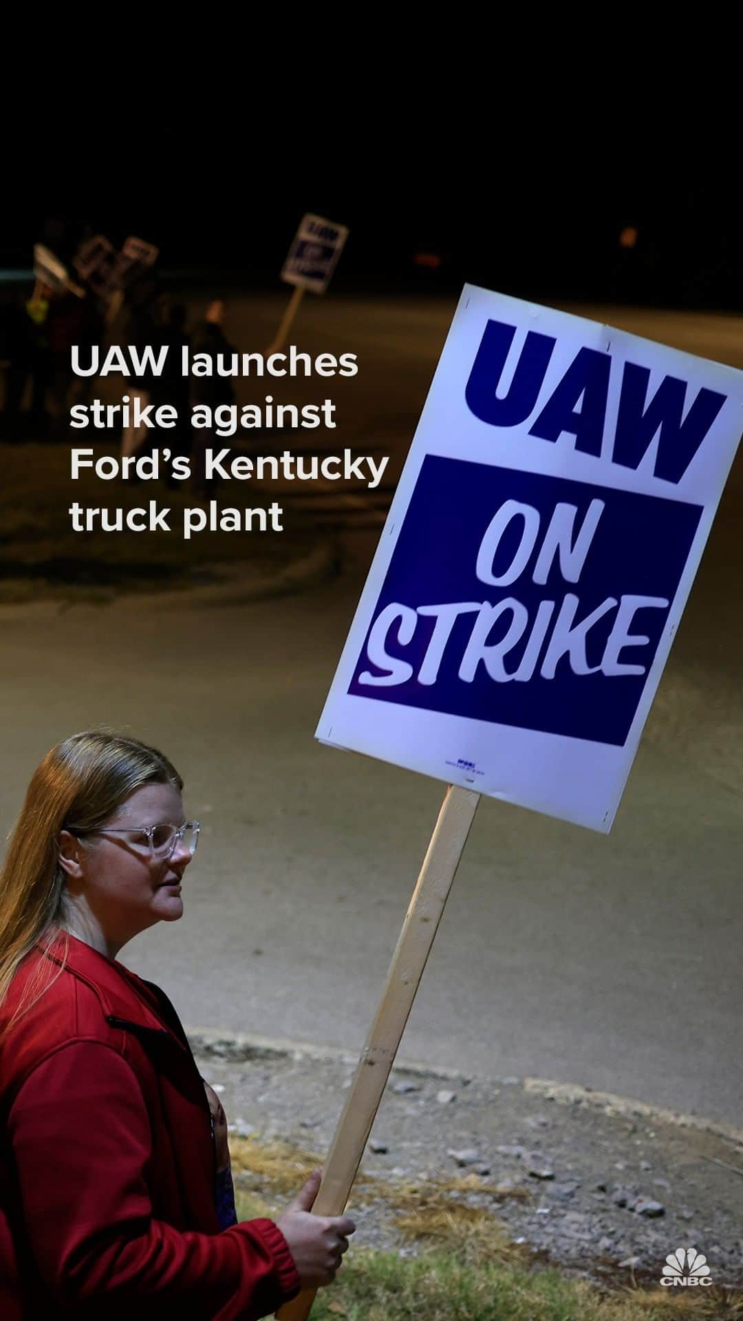 CNBCのインスタグラム：「The United Auto Workers union launched an unexpected strike against Ford Motor at the automaker’s highly profitable SUV and pickup truck plant in Kentucky.  For what this could mean for negotiations, check out the link in bio.」