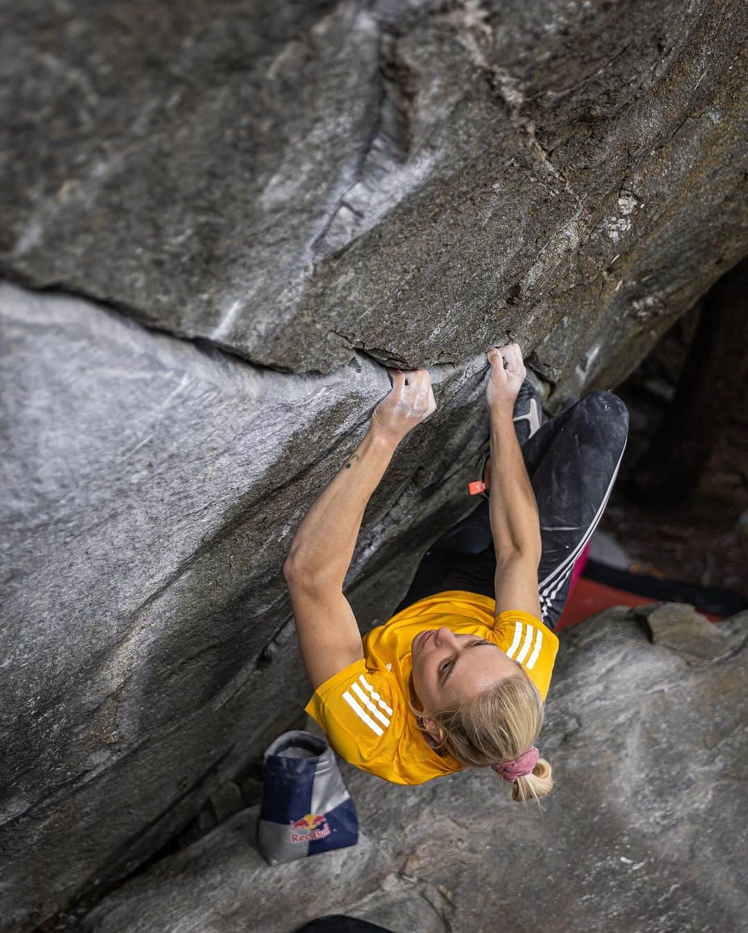 ヤンヤ・ガンブレットさんのインスタグラム写真 - (ヤンヤ・ガンブレットInstagram)「NEW BASE LINE 8B+ ✅  Came here with no expectations. My goal of the trip was to get back to climbing after a rest and climb as many different boulders as I can. Of course I couldn’t resist not trying this amazing line. Checked out the moves on my first session, felt really solid and already close to sending. On the send day I felt so tired and I doubted if I should even try it, still walked up to the boulder and surprised myself with a send on my 2nd try of the day. Soo psyched how quickly it went down!! 🤩   I will be back soon! 🔥  Other sends of the trip: Jack’s broken heart 8a/a+ (flash) Left hand of darkness 8a/+a (flash) Massive attack 8a+ Foxy Lady 8a Muttertag 8a Octopussy 8a  Sofasurfer 8a/a+ Right hand of darkness 7c+/8a Unendliche geschichte 7c+/8a  📸 @vladek_zumr」10月13日 3時56分 - janja_garnbret