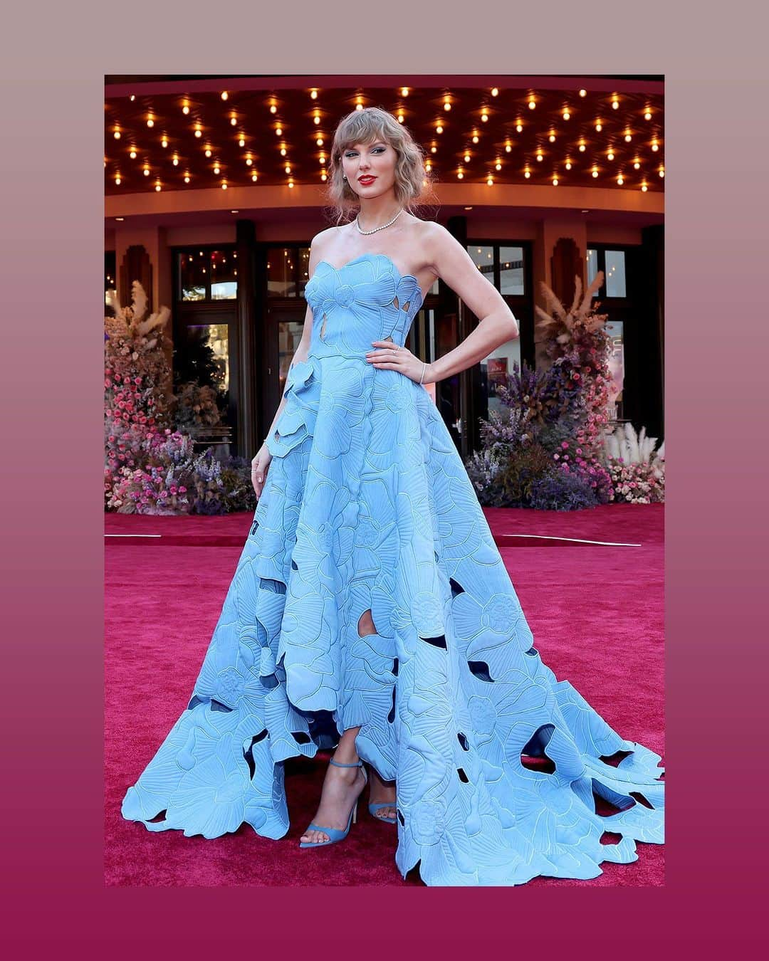 Giuseppe Zanotti Designさんのインスタグラム写真 - (Giuseppe Zanotti DesignInstagram)「Iconic @taylorswift  wears a custom #GiuseppeZanotti sandal to the "Taylor Swift: The Eras Tour" concert movie world premiere in Los Angeles」10月13日 4時00分 - giuseppezanotti