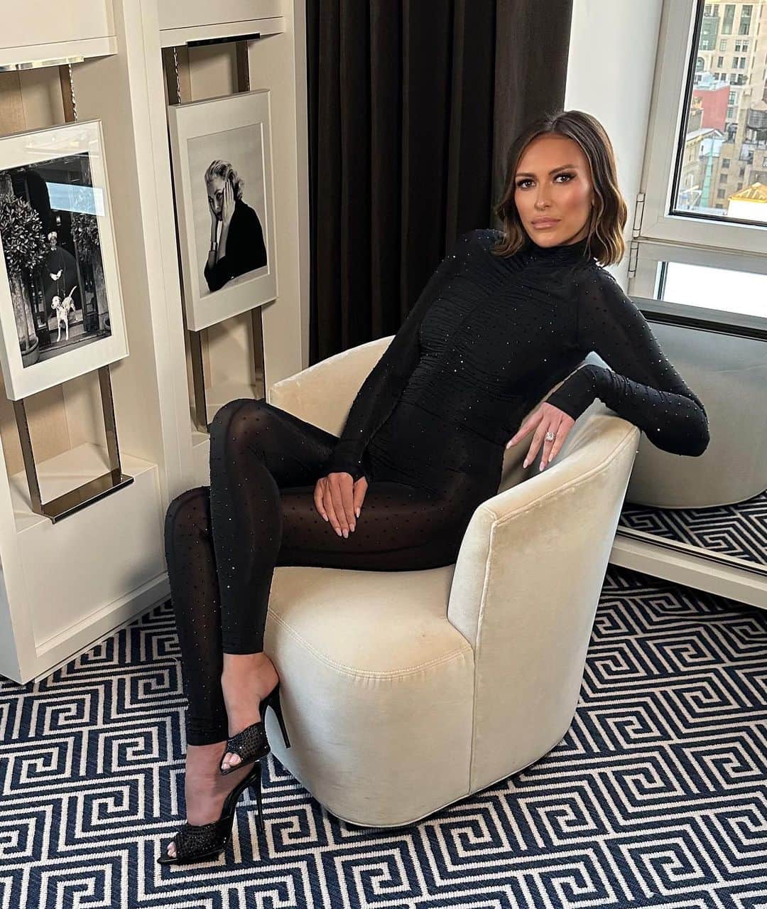 ポーリーナ・グレツキーのインスタグラム：「𝘥𝘳𝘪𝘯𝘬𝘪𝘯𝘨 𝘨𝘢𝘮𝘦 𝘢𝘭𝘦𝘳𝘵 🍸」