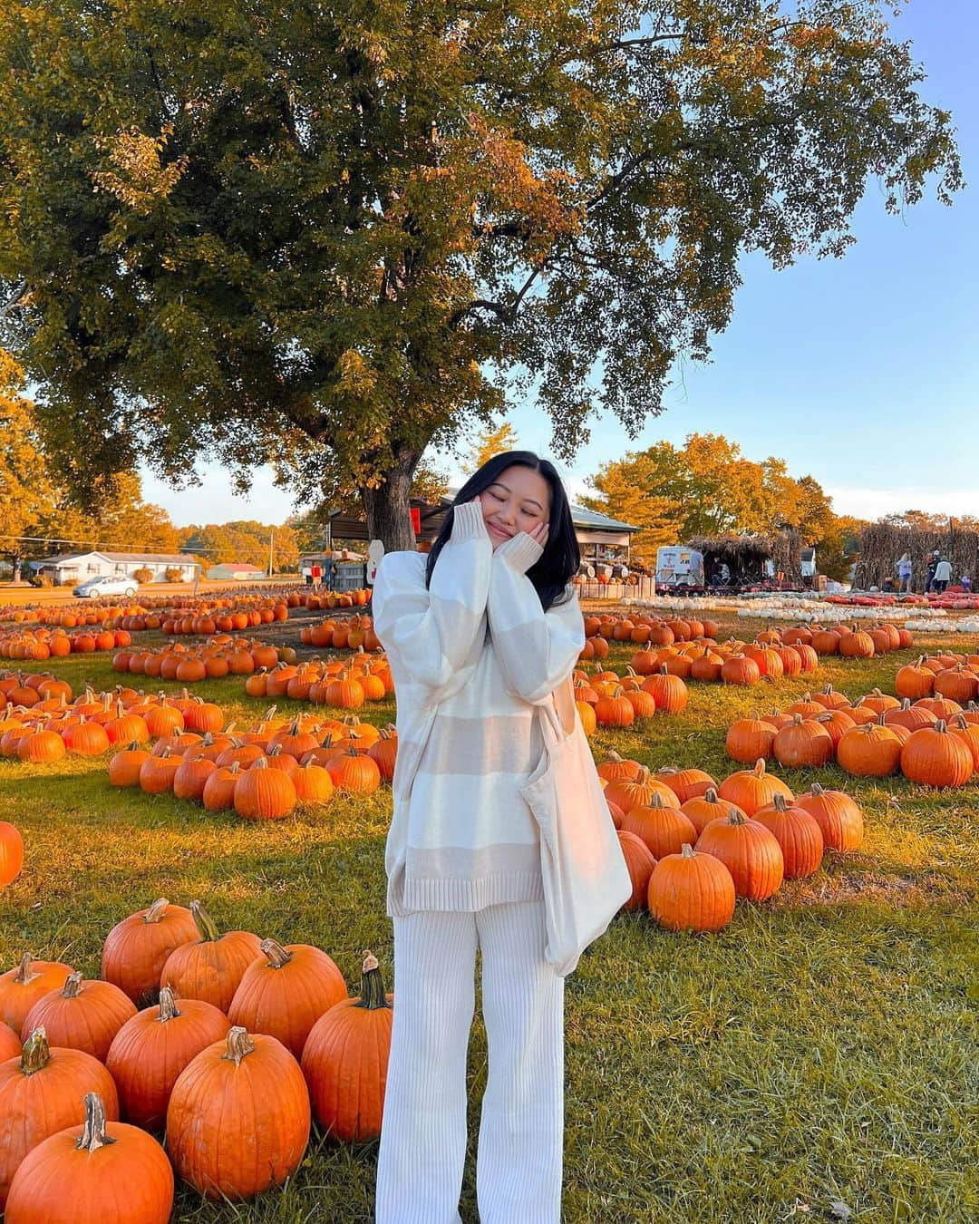 Hollister Co.さんのインスタグラム写真 - (Hollister Co.Instagram)「cutest pumpkin in the patch 🎃 @angelinakhang」10月13日 5時00分 - hollister