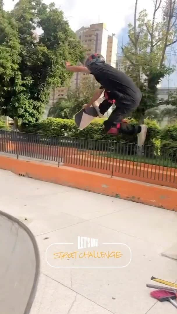 オリンピックのインスタグラム：「Otaviano Joao is taking street skating to the next level! 🛹💥  Catch his incredible 30s submission for the #StreetChallenge.   Join the challenge! Click the link in the bio to find out how.   #LetsMove | 📹: Otaviano Joao」