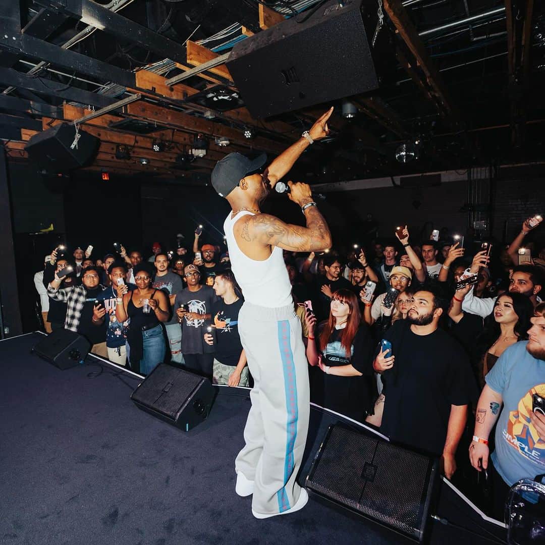 ダショーン・ジョーダンのインスタグラム：「65 TOUR F65 w/ @IDK  📍Phoenix  Always a vibe in the home state  Big love to the city!! 🌵❤️」