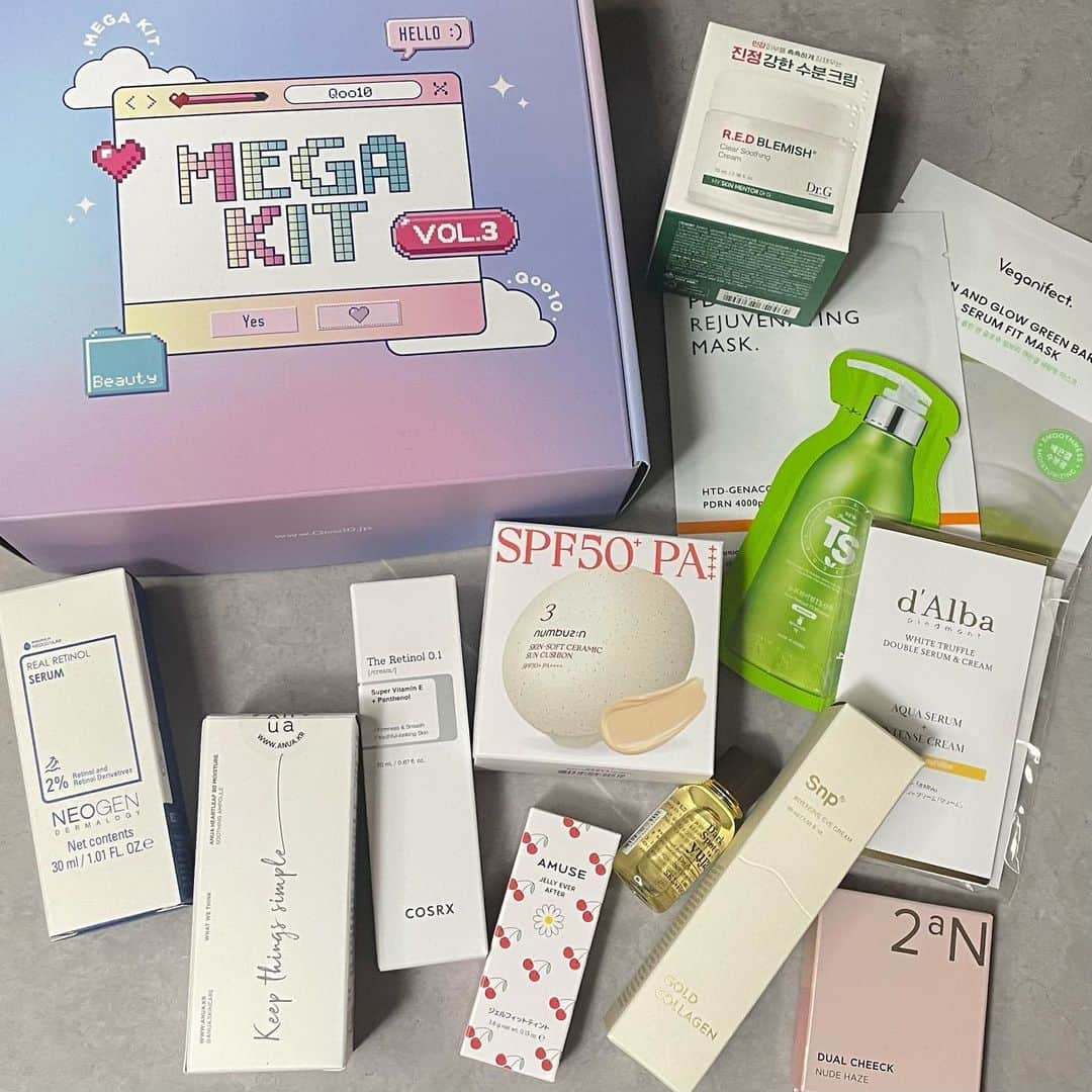 加藤愛永さんのインスタグラム写真 - (加藤愛永Instagram)「新しく買ったメガネ可愛くて気に入ってる🐼 ちょっとだけレンズに色入れたの🍊  この日はMEGAKITのコスメ いくつか使ってメイクしたんだけど それも良かった〜❕ 動画撮ったので近々アップしたいです❕ @qoo10.official メガ割ならぬメガポも あるらしくて次挑戦したい...☃️  #メガネ #ガチメガネ #qoo10megakit #メガポ #qoo10  #pr」10月12日 20時28分 - kyato39