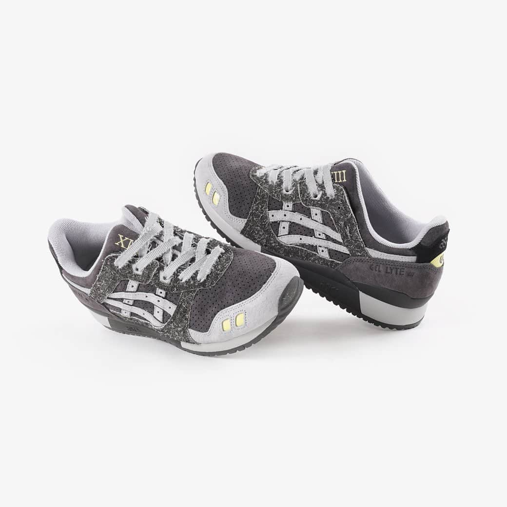 KICKS LAB. [ Tokyo/Japan ]のインスタグラム：「ASICS SPORTSTYLE l "GEL-LYTE III OG" Phantom/Mid Grey l Available on the October 13th in Store and Online Store. #KICKSLAB #キックスラボ」