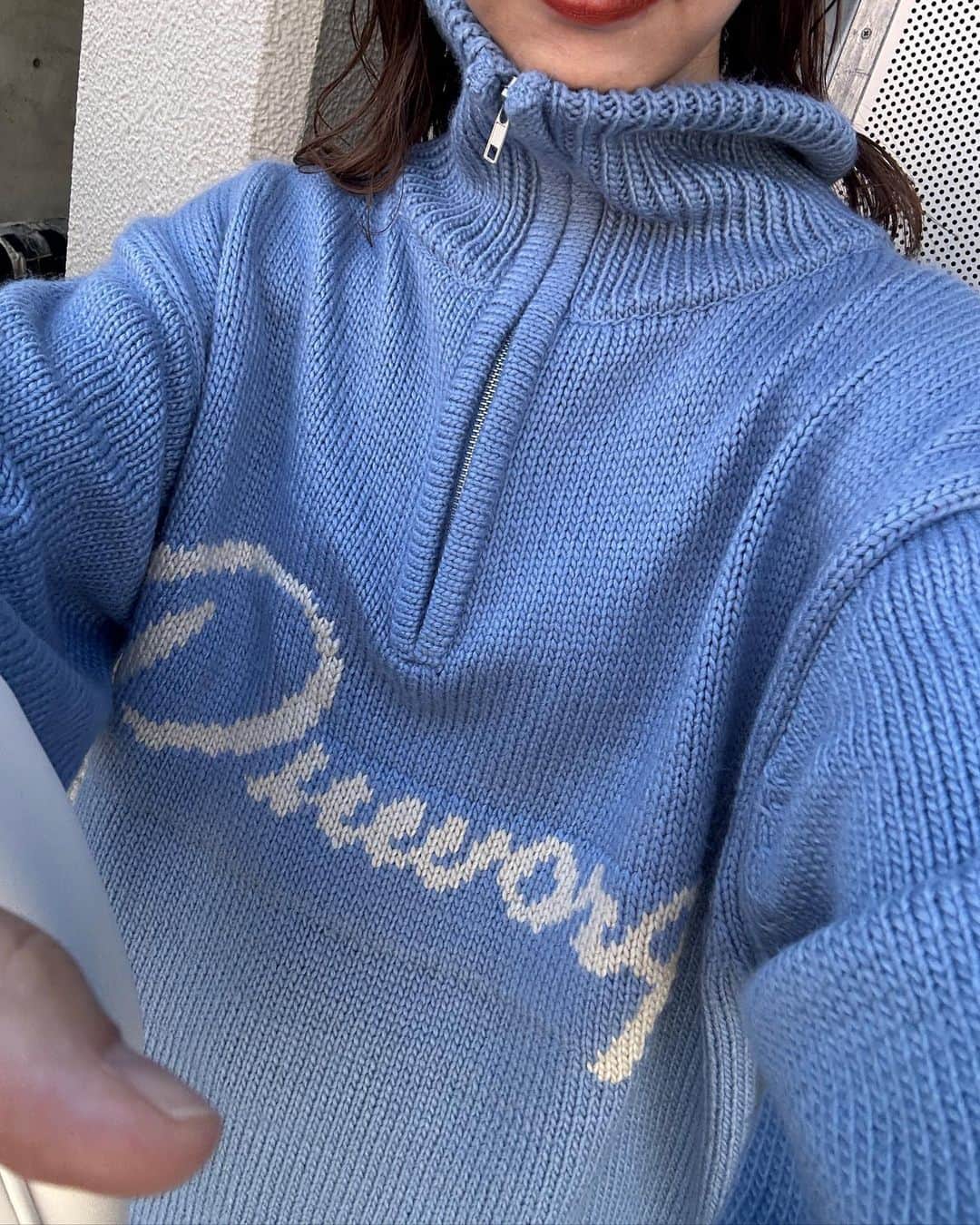 katomari. カトマリさんのインスタグラム写真 - (katomari. カトマリInstagram)「今年の大本命ニット🧶 ついに解禁〜👏🏻👏🏻👏🏻  これは一目見た時から買うと決めていた、、🥹  シルエット・サイズ感・着心地すべて💮 スニーカー×ソックス合わせがとても気分でした👟  10/15(日) 0:00〜 ZOZOで先行予約開始です♡  #Kastane #Kastane_knit #Kastane_2023aw  #秋コーデ #秋服コーデ #トレンドコーデ  #ミディアムボブ #ミディアムヘア #ミディアムヘアアレンジ  #高身長コーデ #高身長女子 #骨格ナチュラル  #カスタネ #ニットコーデ #ハイネックニット  #ハーフジップ #キャップコーデ #ハーフジップコーデ #ソックスコーデ  #ナイキスニーカー #ナイキ女子 #ナイキコーデ  #白スニーカー #キャップ女子 #niketc7900」10月12日 20時43分 - mari19k