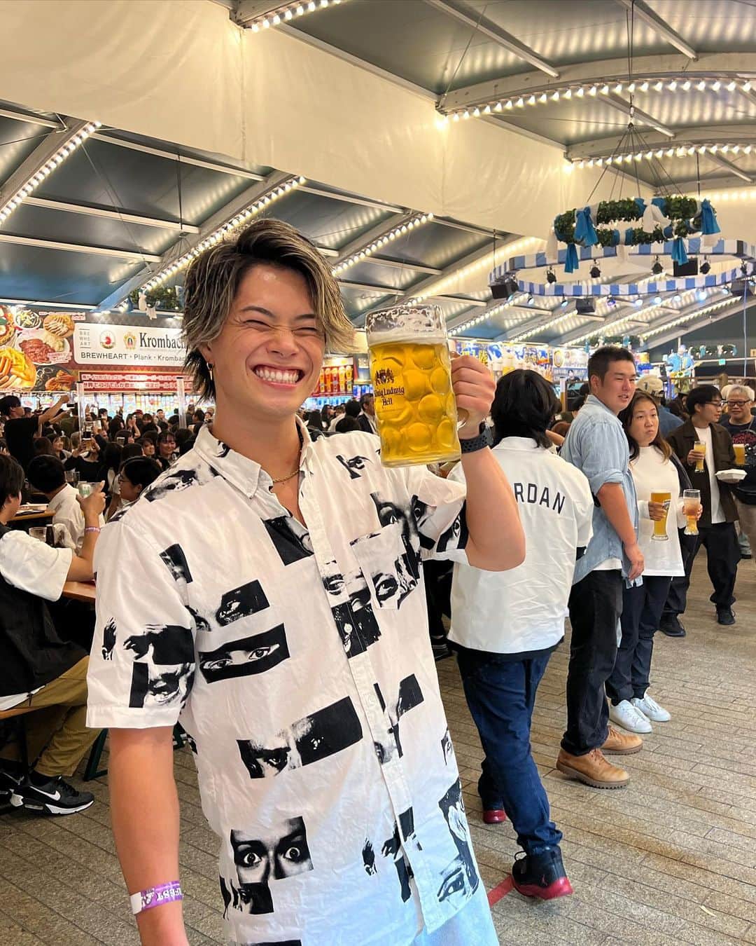 ひゅうがさんのインスタグラム写真 - (ひゅうがInstagram)「ビール一緒に飲もう〜🍺💖 赤レンガのビールフェスいってきたぁ🤤 楽しかったぁぁ！！！！」10月12日 20時55分 - hyuga.0707
