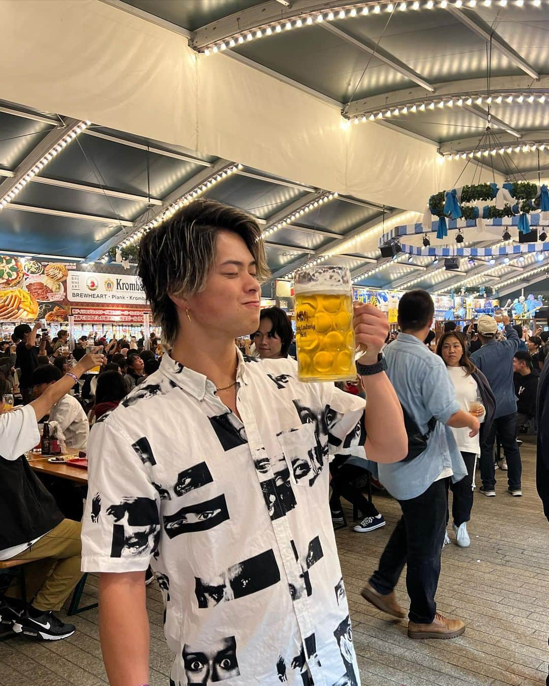 ひゅうがさんのインスタグラム写真 - (ひゅうがInstagram)「ビール一緒に飲もう〜🍺💖 赤レンガのビールフェスいってきたぁ🤤 楽しかったぁぁ！！！！」10月12日 20時55分 - hyuga.0707