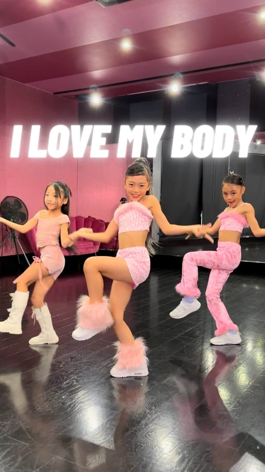 Ruuのインスタグラム：「💗💕💖I LOVE MY BODY💗💖💕　 第一弾💃💃💃💖」