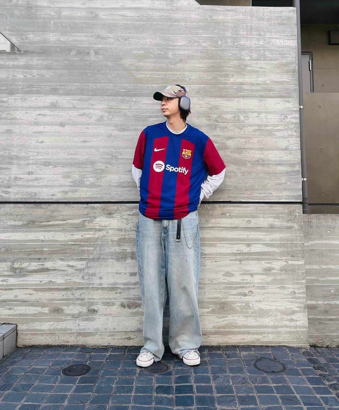 磯田 基徳さんのインスタグラム写真 - (磯田 基徳Instagram)「今日は　@fcbarcelona  pants @balenciaga  headphon @koichi_sat  最近は毎日フットボールシャツ🫶🏻」10月12日 20時49分 - isodango