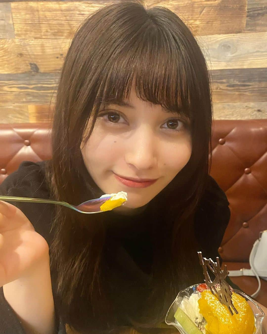 ボールドウィン零さんのインスタグラム写真 - (ボールドウィン零Instagram)「甘いもの大好き❤ 毎日アイス食べてるかも、、、🫢  #カフェ巡り #秋服コーデ」10月12日 20時52分 - ariga_rei