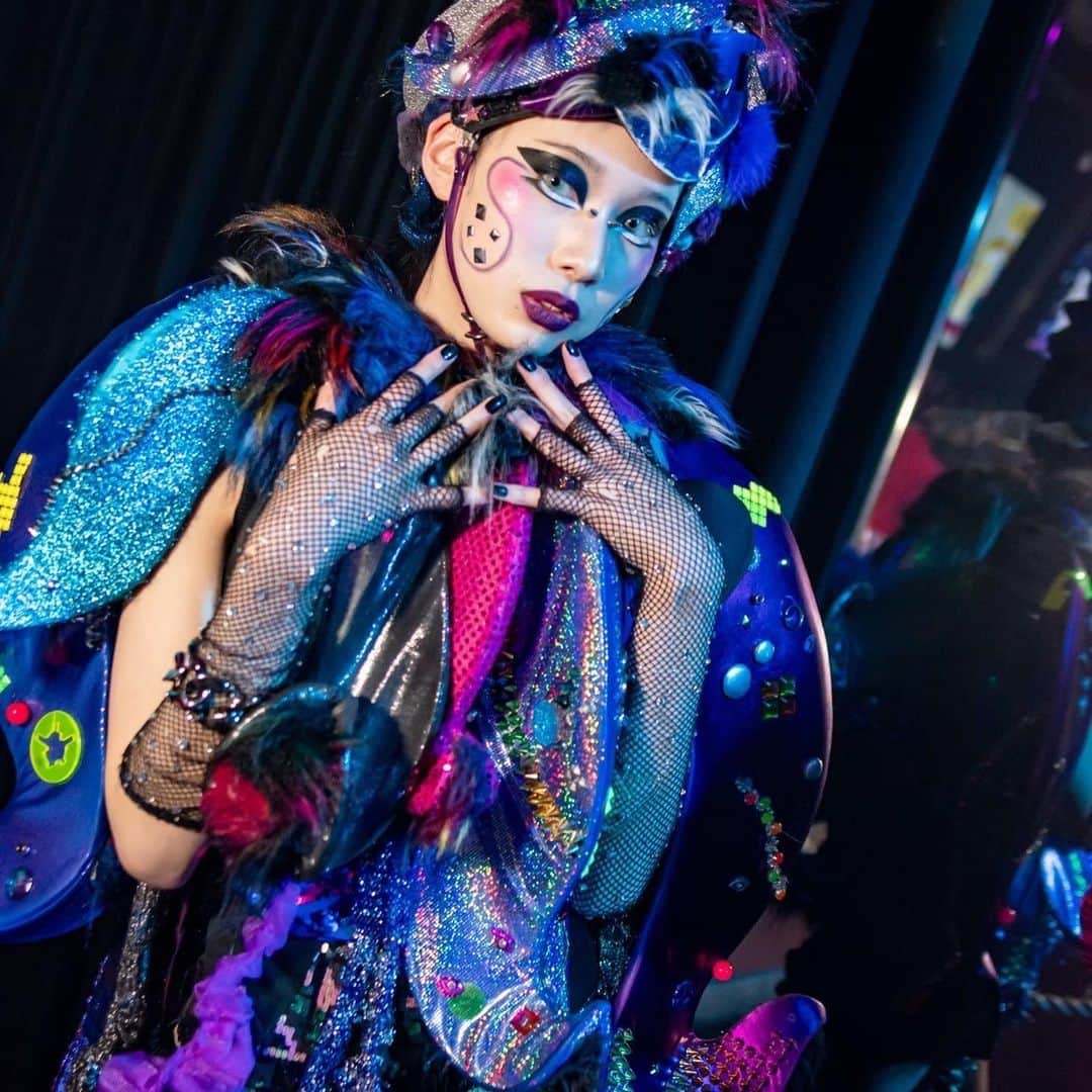KAWAII MONSTER CAFEさんのインスタグラム写真 - (KAWAII MONSTER CAFEInstagram)「.  【KAWAII MONSTER SHOP〜Colorful  Halloween〜】  [Experience booth ① ] Melty of Monster X @ciel_melty will do monster makeup for you😈💄💖✨ Let's have a special magic spell just for the day🪄🫧  🗓️DATE ・19(木)〜22日(日) ［ @6doki_official collaboration shop］ ・26日(木)〜31日(火) ［Colorful Halloween］ 🕛TIME：12:00〜19:00 📍ADDRESS：ASOBI FACTORY 3-21-8, Jingumae, Shibuya-ku Tokyo, 150-0001, Japan  ＿＿＿＿＿＿＿＿＿＿＿＿＿＿＿＿＿＿＿＿＿＿＿　  【KAWAII MONSTER SHOP~カラフルハロウィン~】 Kawaii Monster Cafe の Halloween Pop Up が原宿エリアに登場！   【体験ブース①】 モンスターXのシエルちゃん @ciel_melty がモンスターメイクをしてくれるよ😈💄💖✨ その日だけの特別な魔法をかけてもらっちゃおう🪄🫧  🗓️期間 ・19(木)〜22日(日) ［6%DOKIDOKI コラボショップ］ ・26日(木)〜31日(火) ［カラフルハロウィン］ 🕛営業時間：12:00〜19:00 📍場所：〒150-0001  東京都渋谷区神宮前3丁目21-8 ASOBIFACTORY  #kawaiimonstershop #kawaiimonstercafe  #japan#tokyo#harajuku#tokyotrip#tokyotravel#ハロウィンイベント#popup#6dokidoki#decora#harajukugirls#japanesegirl #harajukufashion#hapajukufood#takeshitastreet#竹下通り#halloweenmakeup#原宿メイク」10月12日 20時57分 - kawaiimonstercafe