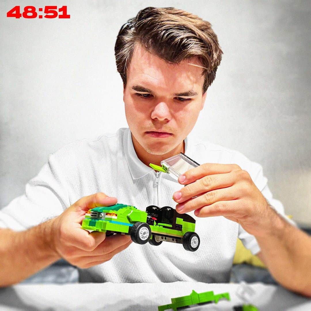 LEGOさんのインスタグラム写真 - (LEGOInstagram)「GUYS It’s world play day, so to get involved I’m bringing my online racing games to real life. The @LEGO Group challenged me to game in real life and race to build a car in under 60 minutes,  I did it in 56 minutes, of course we went green, it was super fun! Now over to you, I challenge you to step out of the virtual gaming world, have fun with @LEGO bricks and set yourself some fun IRL challenges. I challenge you to do an epic car build and beat my time using whatever @LEGO bricks you have at home #ad #SuperpowerOfPlay #WorldPlayDay #LEGOPartner」10月12日 20時58分 - lego