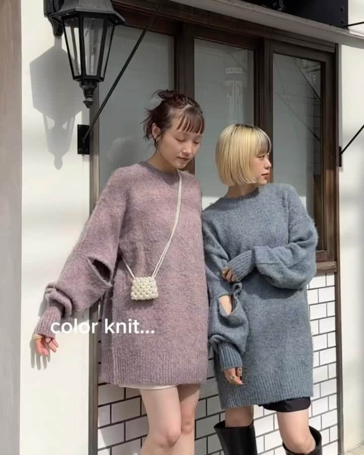 w closetのインスタグラム：「【pick up item】  "このニット欲しいと思ったら保存しておくと便利♪" _______________  起毛スリットスリーブプルオーバー ¥5,490 color : グレー　ブルー　ピンク　ブラウン  お袖にカットが入っているのでさりげなく肌見せができ、抜け感がでます♪  ゆるっとしたシルエットが可愛いく、 チクチクしないニット感で着心地も◎ _______________  #wcloset#ダブルクローゼット#wclo_snap#トレンドアイテム#カラーコーディネート#秋ファッション#秋コーディネート#コーディネート#差し色コーデ#秋コーデ#カジュアルコーデ#カラーコーデ#トレンドコーデ#大人カジュアルコーデ#ニット#20代コーデ#ボリューム袖#ニットコーデ#ビックシルエット#ニットコーディネート#ブルーコーデ#ブルーニット#ソックスブーツ#秋靴#ニットワンピース#ニットワンピ#ニットワンピースコーデ#ブラウンコーデ#お揃いコーデ#肌見せコーデ」