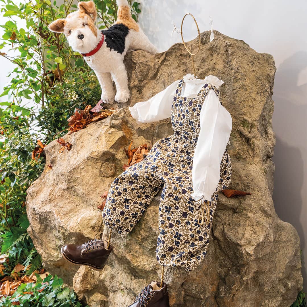 bonpointさんのインスタグラム写真 - (bonpointInstagram)「New Bonpoint FW23 | Out and about​ Our little gang of explorers with loyal companions by their side, are looking for treasures in our forest. ​  Come by your nearest store to discover our Fall wardrobe. ​  #Bonpoint」10月12日 21時01分 - bonpoint