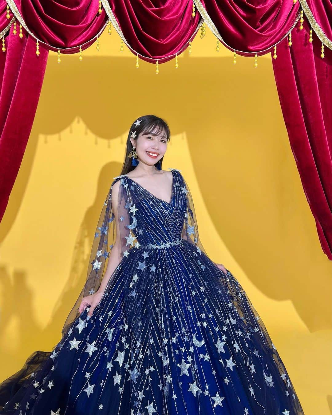 中島奈津希さんのインスタグラム写真 - (中島奈津希Instagram)「💙🌙💫 ⁡ ⁡ ⁡ @kuraudia.weddingdress  ＂9th Disney Wedding Dress Collection＂ ⁡ ⁡ ⁡ ⁡ 実はこちらも試着させていただいてました、、🥹💙🌙 ファンタジアのドレス♡ ネイビーにシルバーのキラキラがほんっっとうに素敵で デコルテや肩のデザインもすごくかわいい！ ⁡ ⁡ ⁡ ⁡ ⁡ みんなは今回の新作ドレスなにが着たい🫢？ ⁡ ☁️☁️☁️☁️☁️☁️☁️☁️☁️☁️☁️☁️☁️ #PR#KURAUDIA#KURAUDIAWEDDING  #ファンタジア#FANTASIA#mickey#ミッキー #ディズニー#ディズニー婚#ウェディングドレス#weddingdress#ディズニーウェディング#disneyweddingdresscollection #disneysisters_jp ←#中島姉妹 ディズニーまとめ👩🏻‍❤️‍👩🏼」10月12日 21時24分 - nakajima_natsuki