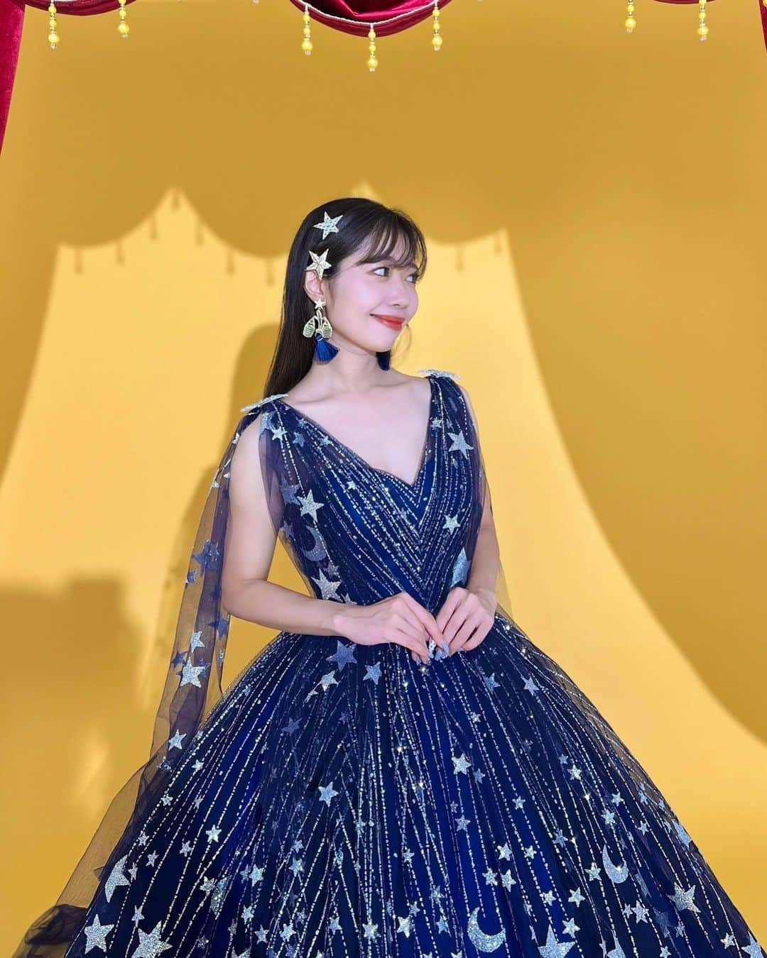 中島奈津希のインスタグラム：「💙🌙💫 ⁡ ⁡ ⁡ @kuraudia.weddingdress  ＂9th Disney Wedding Dress Collection＂ ⁡ ⁡ ⁡ ⁡ 実はこちらも試着させていただいてました、、🥹💙🌙 ファンタジアのドレス♡ ネイビーにシルバーのキラキラがほんっっとうに素敵で デコルテや肩のデザインもすごくかわいい！ ⁡ ⁡ ⁡ ⁡ ⁡ みんなは今回の新作ドレスなにが着たい🫢？ ⁡ ☁️☁️☁️☁️☁️☁️☁️☁️☁️☁️☁️☁️☁️ #PR#KURAUDIA#KURAUDIAWEDDING  #ファンタジア#FANTASIA#mickey#ミッキー #ディズニー#ディズニー婚#ウェディングドレス#weddingdress#ディズニーウェディング#disneyweddingdresscollection #disneysisters_jp ←#中島姉妹 ディズニーまとめ👩🏻‍❤️‍👩🏼」