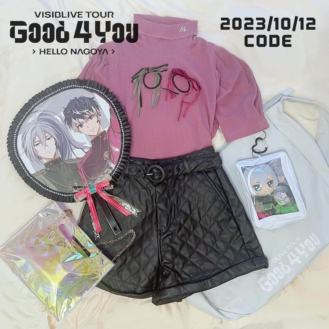 小河結香さんのインスタグラム写真 - (小河結香Instagram)「🌈アイナナCGライブ🩷  アイドリッシュセブン VISIBLIVE TOUR “Good 4 You 名古屋公演に参戦してきました✨  興奮が冷めないうちに 参戦コーデだけ載せさせて💨 今回えりにゃんと参戦したんだけど お互い推しのメンカラがピンク系という事と 美ブレっぽいショーパンが可愛くて 私リクエストでお揃いコーデしました💕 (えりにゃんは天推し、私はモモ推し)  ユキが名古屋の担当アイドルだったから ユキグッズのポーチ作って 公式のバッグにぶら下げてった💚 髪飾りは今回の衣装の リバレカラーっぽいの見つけて即買い👍 朝バタバタで時間なかったから 迷った時のツインテール🎀 (時間あったらお団子したかった🍡)  現地やオタ活時の写メは また整頓したら載せます🫶 ネタバレは書かないように気をつけますが 控えめに言って楽し過ぎました😍 暫く目がハートです😍😍😍 ねっ❣️モモちゃん🍑  #アイナナ #アイナナcgライブ #アイナナライブ #g4y #名古屋公演 #hello_nagoya #リバレ担 リバーレ担 #モモ推し #百推し #ナナスタグラム #アイナナ好きさんと繋がりたい #オタ活 #推し活 #推し事 #ゆんのヲタ活記録」10月12日 21時27分 - yun2world