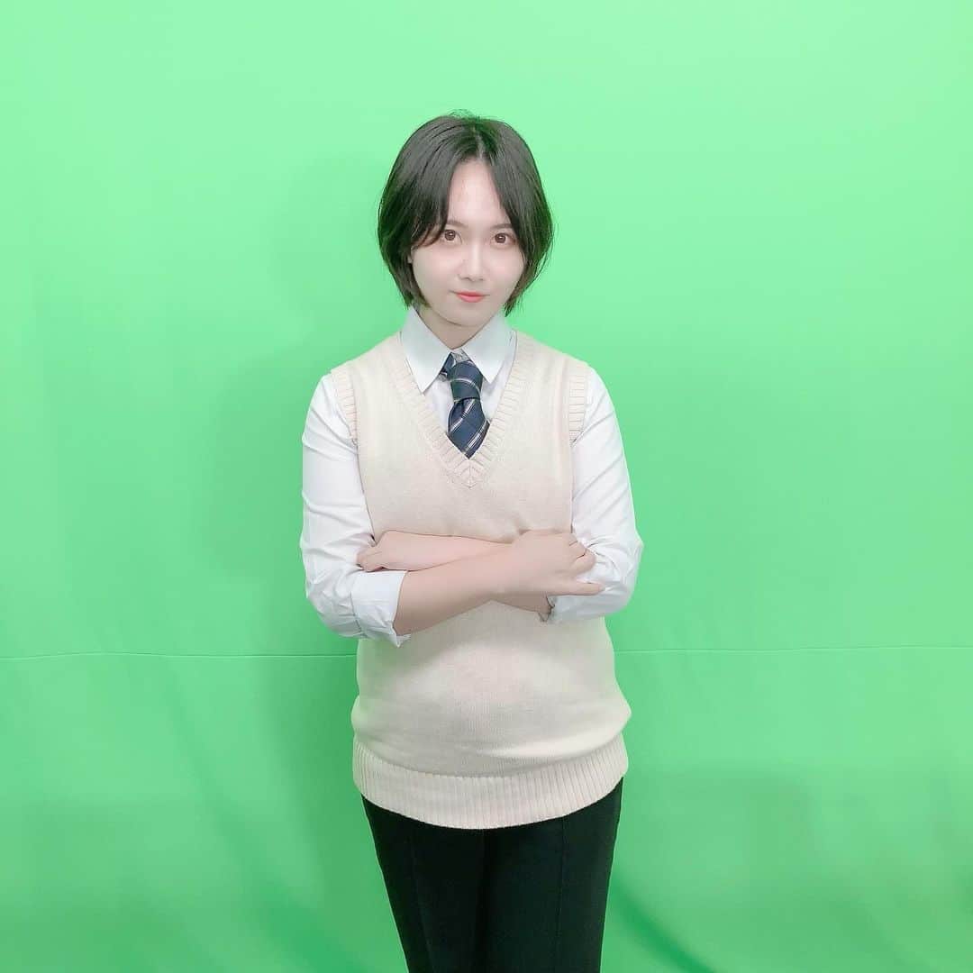 佐伯伊織のインスタグラム：「…  生徒会副会長兼風紀委員  です。」