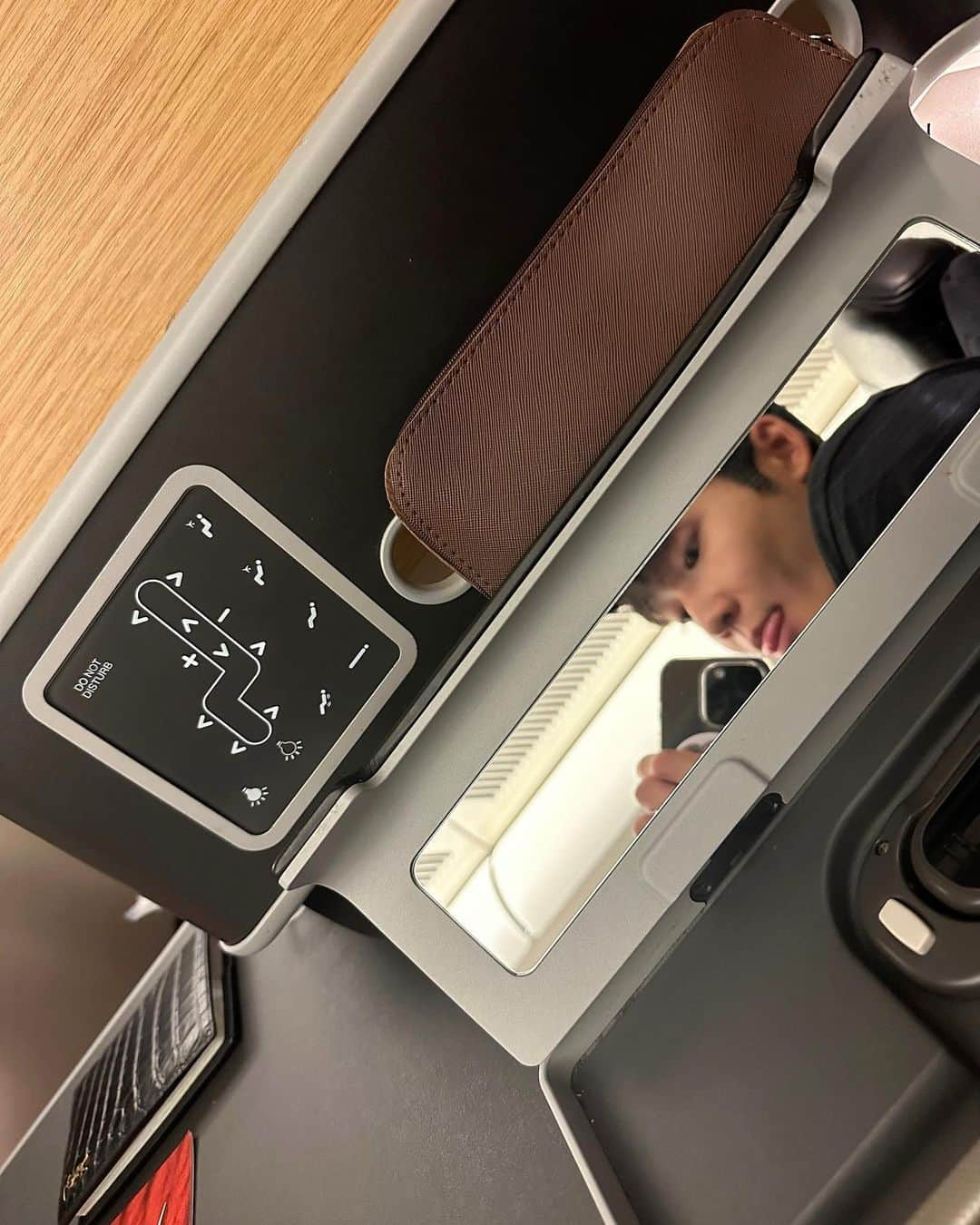 THE BOYZさんのインスタグラム写真 - (THE BOYZInstagram)「vegemite here I come 🫶 - kevin」10月12日 21時31分 - official_theboyz