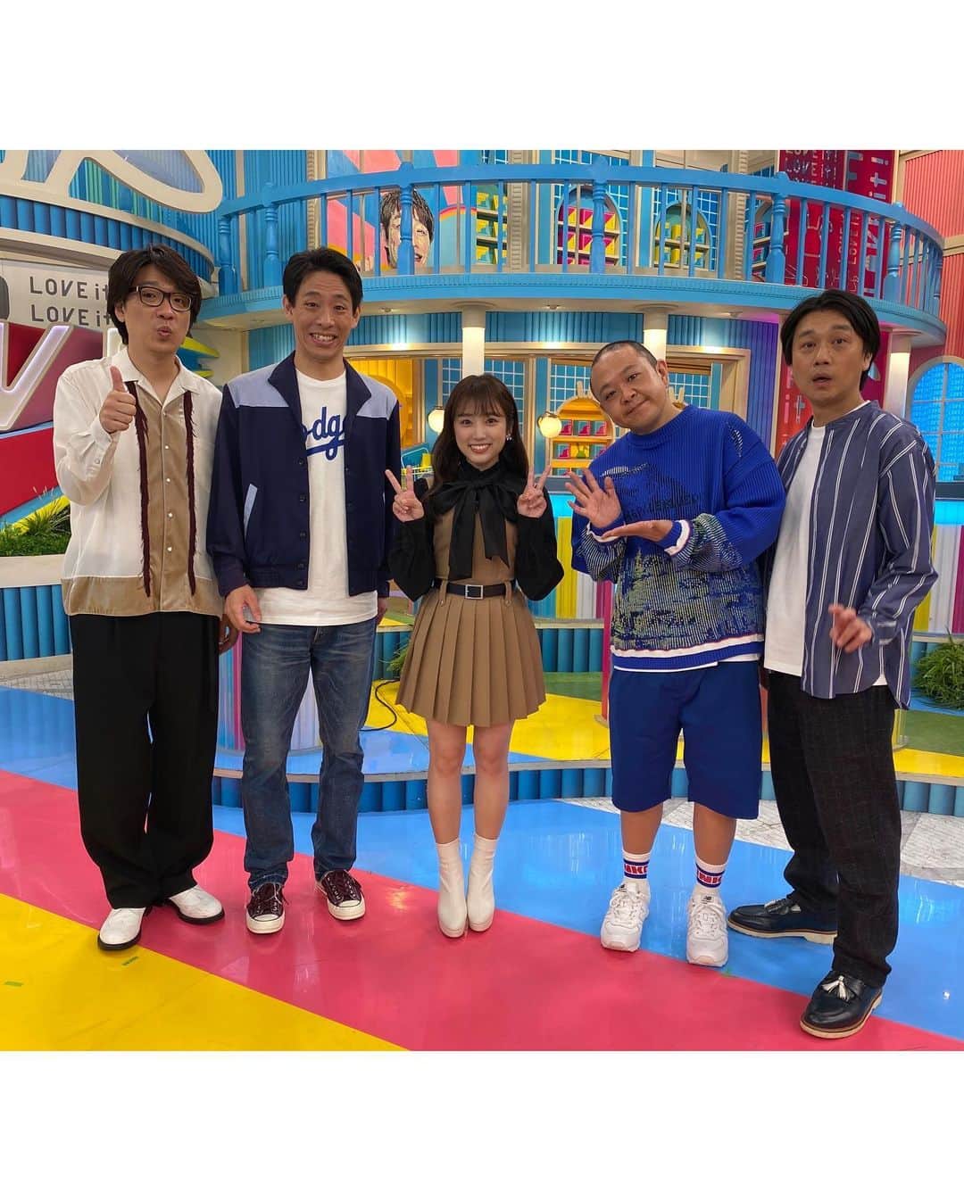 赤羽さんのインスタグラム写真 - (赤羽Instagram)「#ラヴィット ありがとうございました！！  囲碁将棋とニューヨークとそして奈子ちゃんがいたので、至福の時間過ぎました！  また出たいです！  #矢吹奈子 #囲碁将棋 #ニューヨーク #サルゴリラ」10月12日 21時33分 - akabass