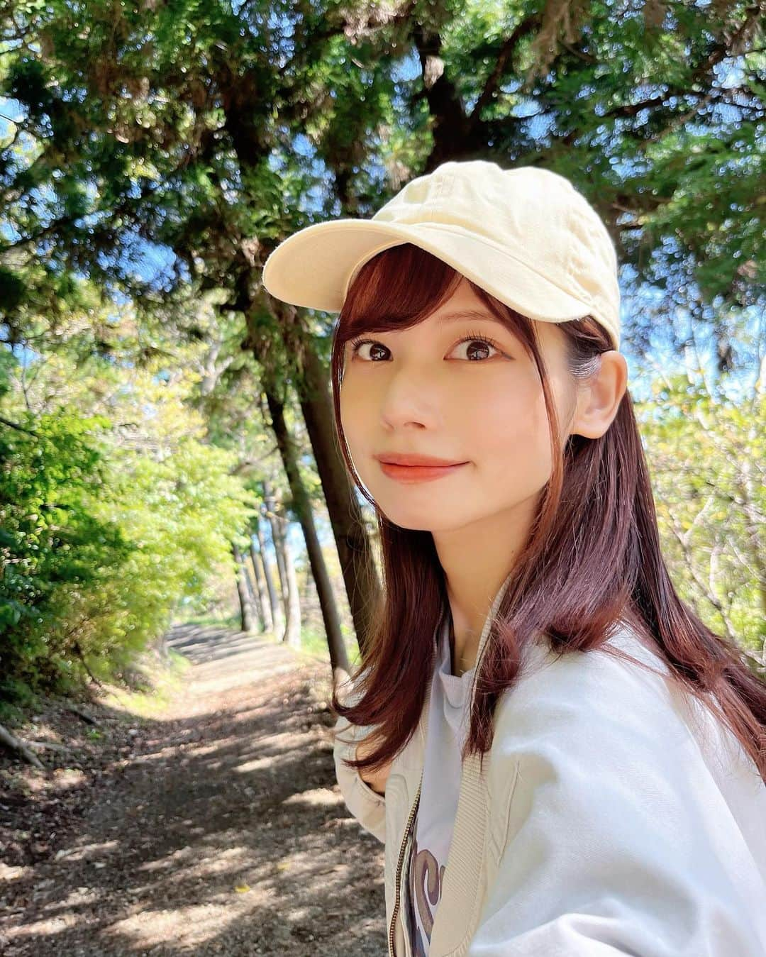 鹿目凛さんのインスタグラム写真 - (鹿目凛Instagram)「頂上まであとちょっとだよ！  アクティブ彼女💛  小室山に行ってきました💛💛💛  #でんぱ組inc #でんぱ組 #鹿目凛 #ぺろりん #アイドル #静岡 #小室山 #リフト」10月12日 21時34分 - kaname_rin