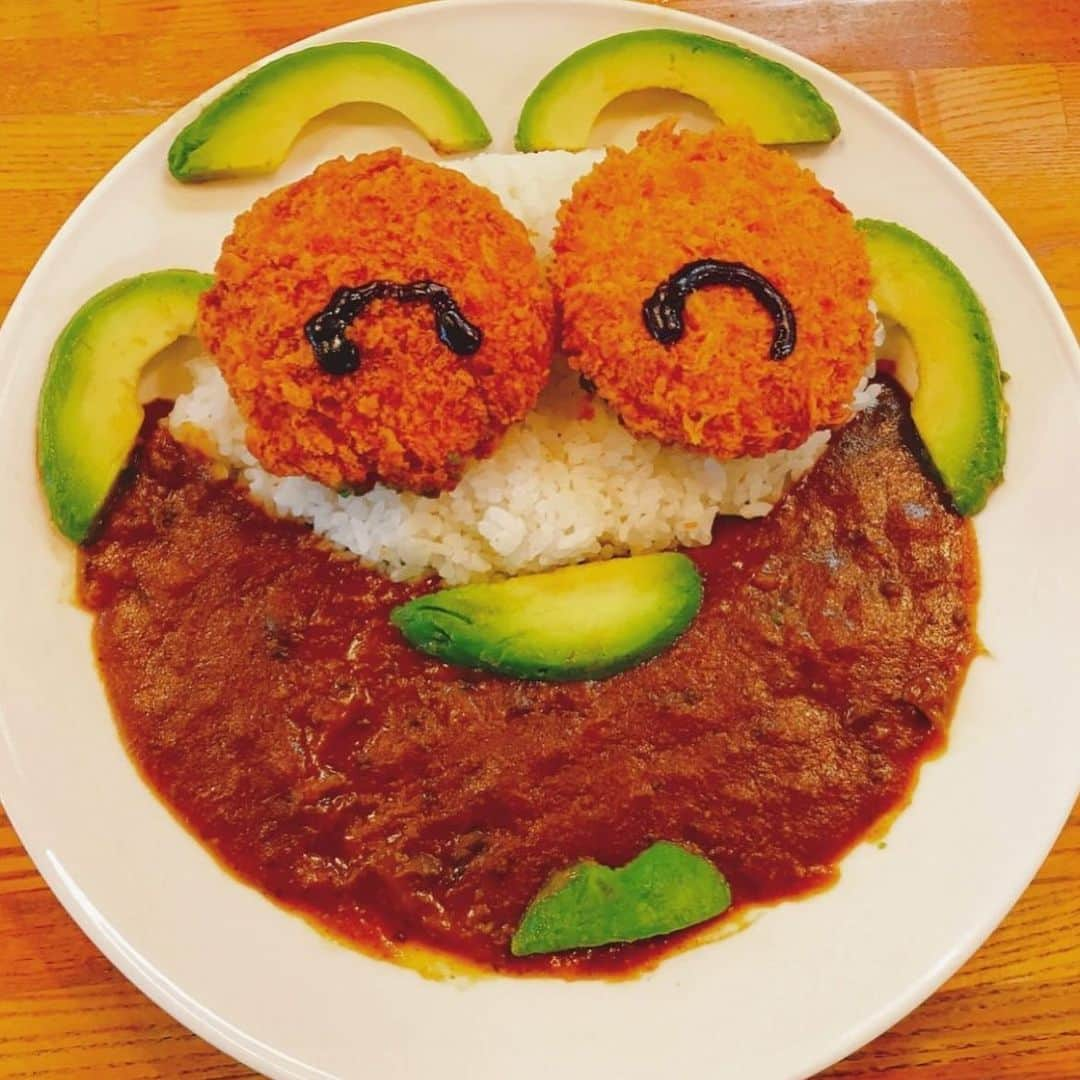 チキン南蛮カレーのルウ王子さんのインスタグラム写真 - (チキン南蛮カレーのルウ王子Instagram)「本日もカレー倶楽部ルウへ たくさんのご来店 あルウがとうございます！  美味しいカレーを食べて スマイルウになルウ！  食欲の秋は カレー倶楽部ルウで テゲうまカレーを食べルウ！ ★ ★ #カレー好きと繋がりたい #チキン南蛮カレー #都城ランチ #カレー #宮崎グルメ #都城カレー #カレー倶楽部ルウ #宮崎 #都城 #カレー好きな人と繋がりたい #宮崎ランチ #都城メンチ #チキン南蛮 #ミート券 #都城市プレミアム付スマイル商品券」10月12日 21時36分 - currynoprince