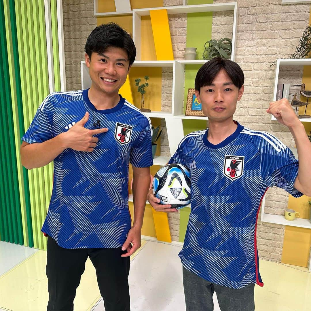 大角怜司のインスタグラム：「. 【サッカー日本代表vsカナダ⚽️】  あす新潟市のデンカビッグスワンで サッカー日本代表戦が行われます🔥  その熱戦の模様をUXでは 午後6時50分から生中継！！  追加招集されたアルビの小島選手の活躍にも期待です🔥 みんなで応援しましょう！！！！！  #サッカー日本代表 #サムライブルー #デンカビッグスワン #新潟市#生中継」