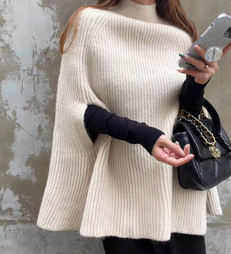 Y's Stellaのインスタグラム：「. @ys_stella_shop  🖤Recommend もっちり肌触りの肉厚ニットポンチョ 普通のアウターとはまた違った雰囲気で秋冬コーデが楽しめる✨ 流行り関係なく使えるので長年ご愛用頂けます🍂  #ニット#ニットポンチョ#ニットカーディガン#秋物#秋冬#ケープ#ポンチョ#女子会#海外ガール#デート」