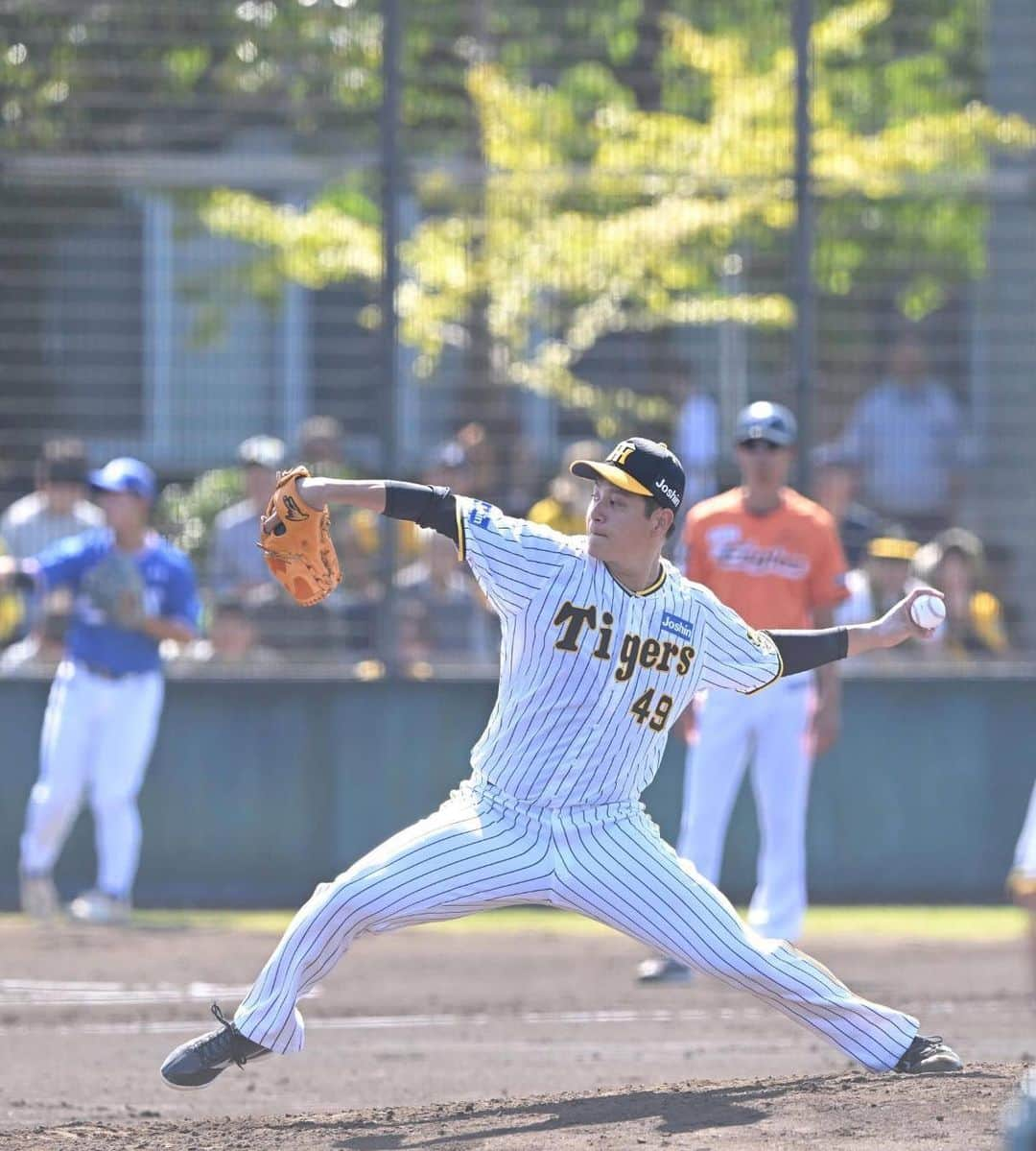 大竹耕太郎のインスタグラム：「本日フェニックスリーグで 登板させて頂きました！ 今日投げた生目第二球場は プロ入りして初めての試合で登板した思い出の球場です。 CSに向けていい登板になりました。 残りの期間もしっかり調整していきます！  #生目の杜運動公園  #2018年 #セガサミー戦 #135キロも出てなかった記憶... #当時133番でした #自分のインスタの初投稿を #是非ご覧ください」